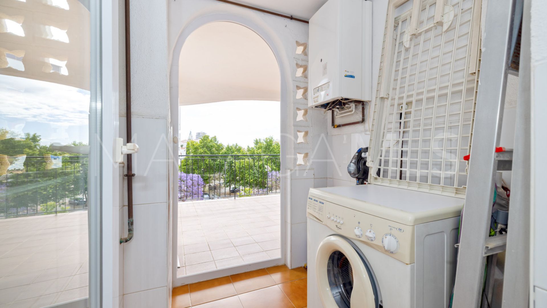 Apartamento for sale in Estepona Puerto with 3 bedrooms