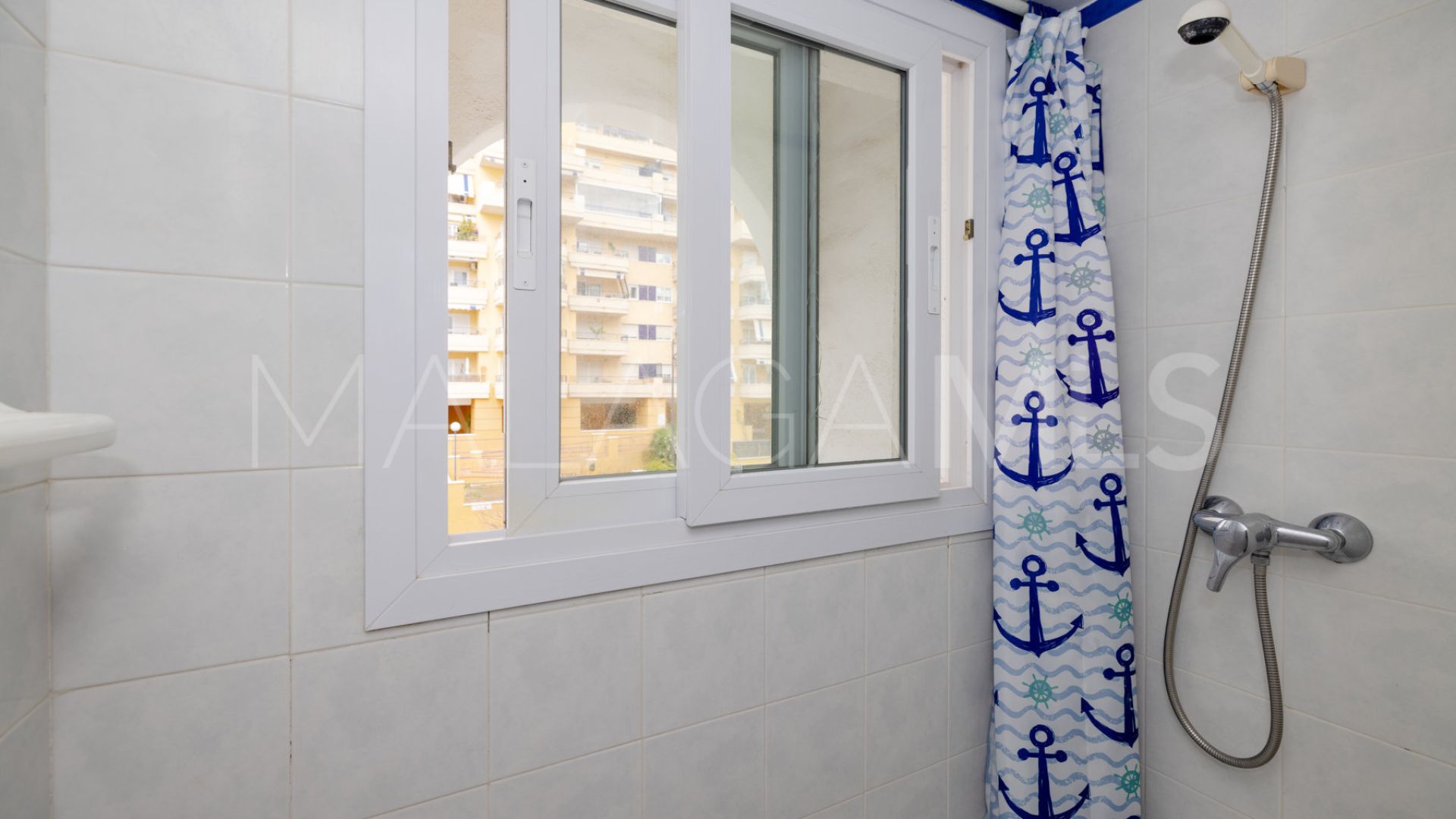Apartamento for sale in Estepona Puerto with 3 bedrooms