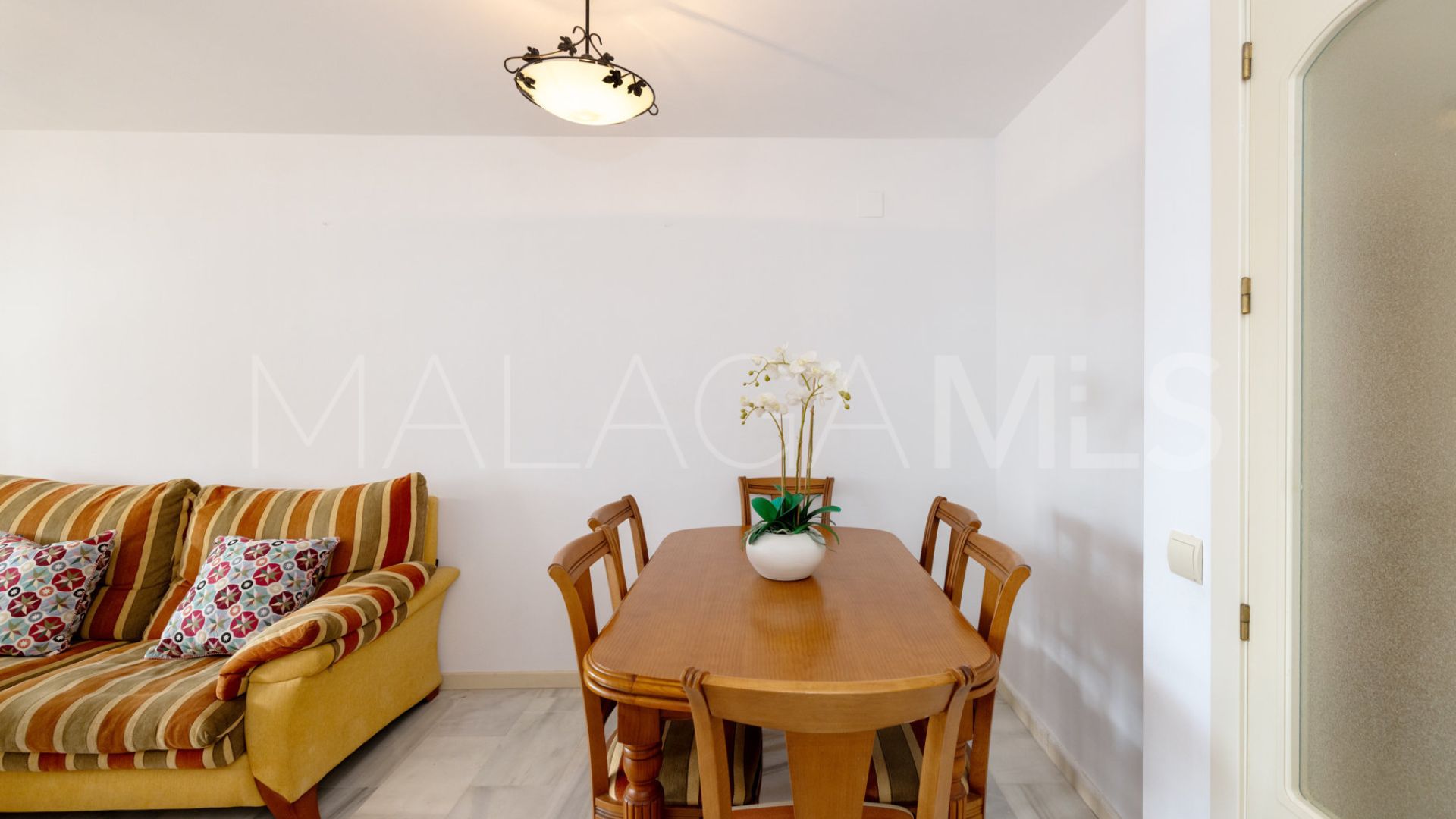 Apartamento for sale in Estepona Puerto with 3 bedrooms
