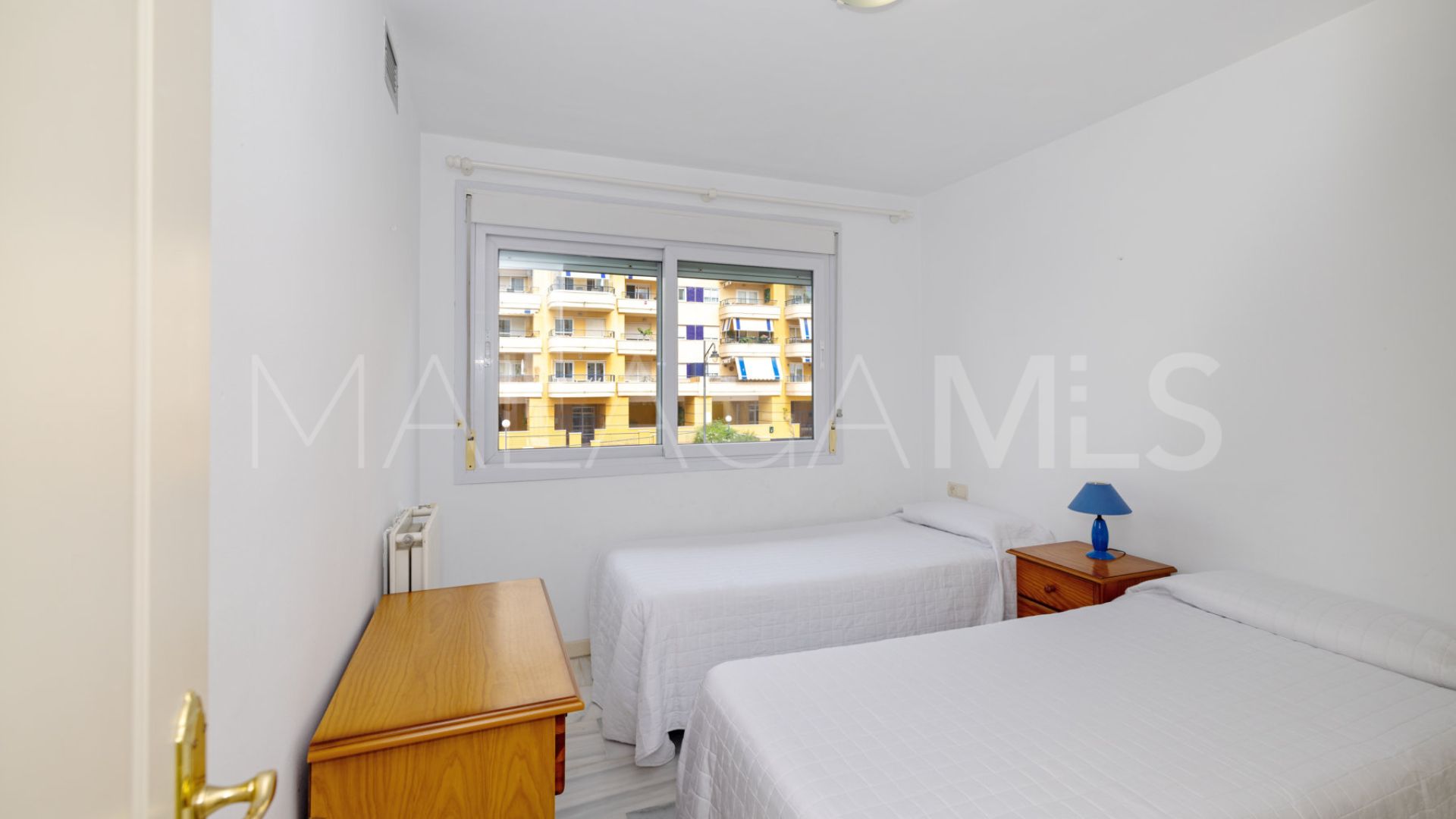 Apartamento for sale in Estepona Puerto with 3 bedrooms