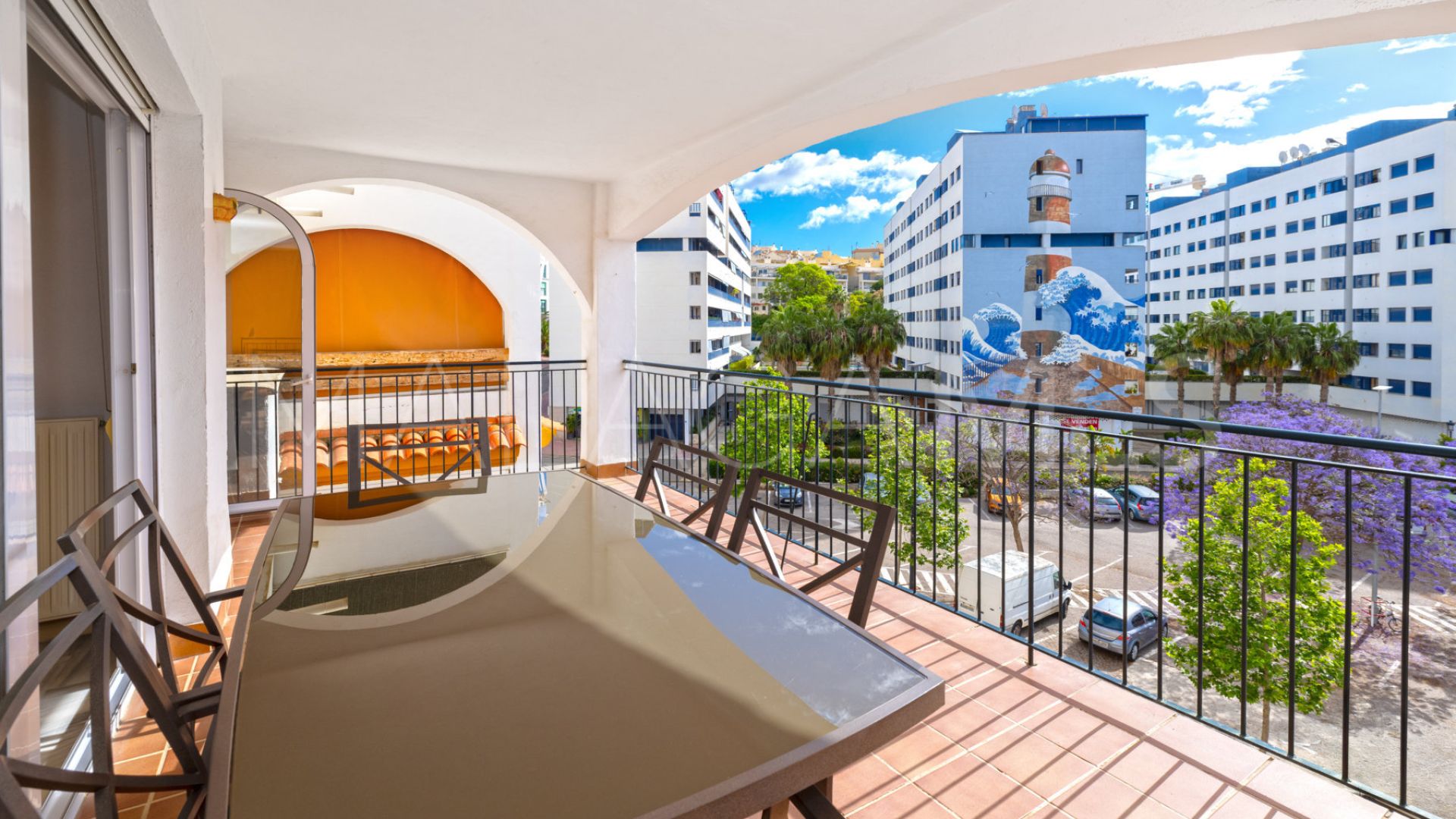 Apartamento for sale in Estepona Puerto with 3 bedrooms