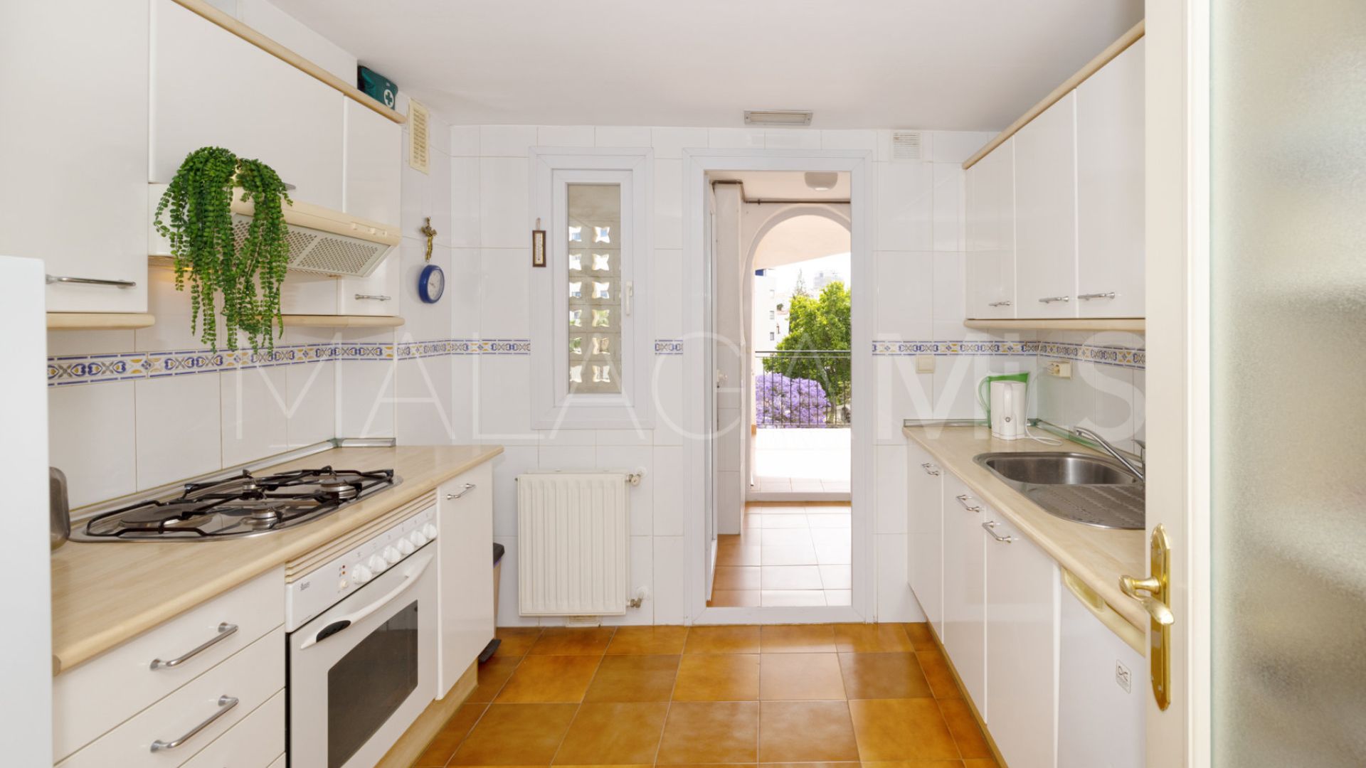 Apartamento for sale in Estepona Puerto with 3 bedrooms