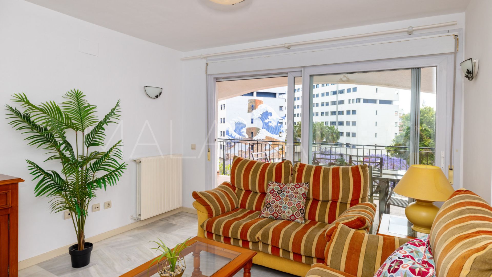 Apartamento for sale in Estepona Puerto with 3 bedrooms
