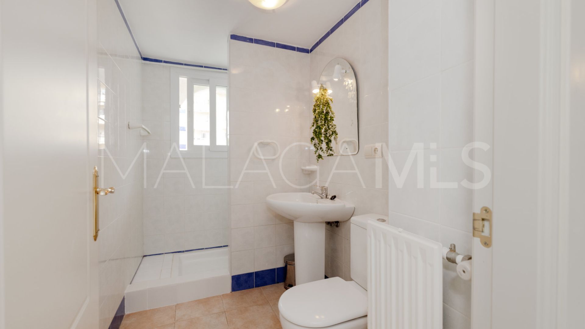 Apartamento for sale in Estepona Puerto with 3 bedrooms
