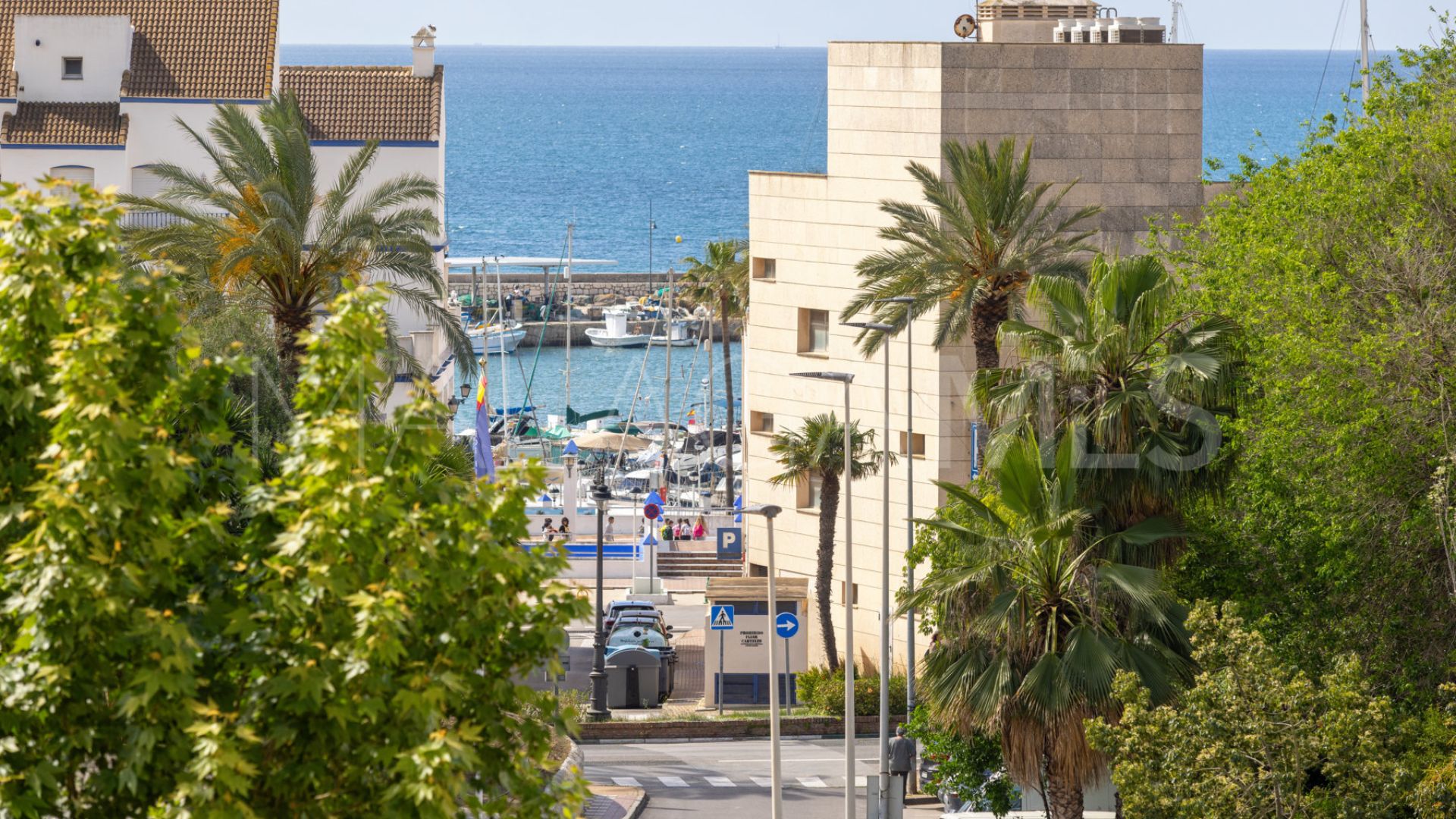 Apartamento for sale in Estepona Puerto with 3 bedrooms