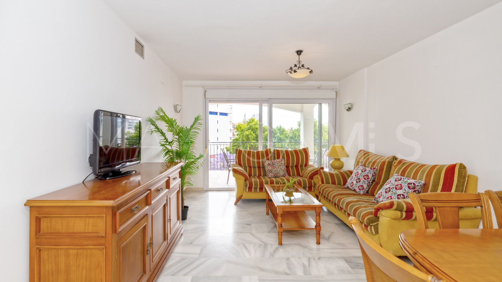 Apartamento for sale in Estepona Puerto with 3 bedrooms