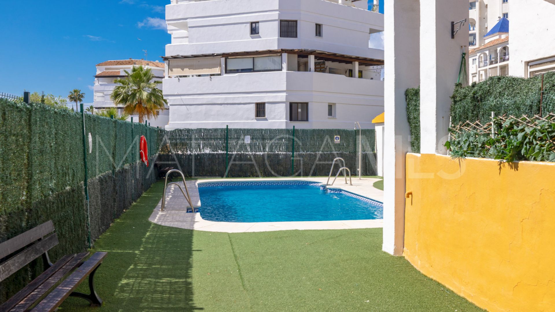 Apartamento for sale in Estepona Puerto with 3 bedrooms