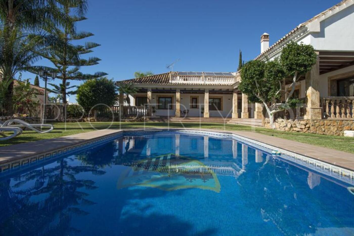 Villa de 5 dormitorios a la venta en Mijas Golf