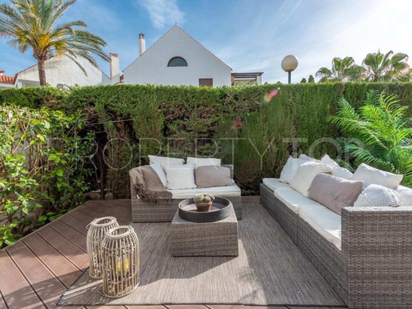 Comprar apartamento planta baja en Jardines de Andalucia de 4 dormitorios