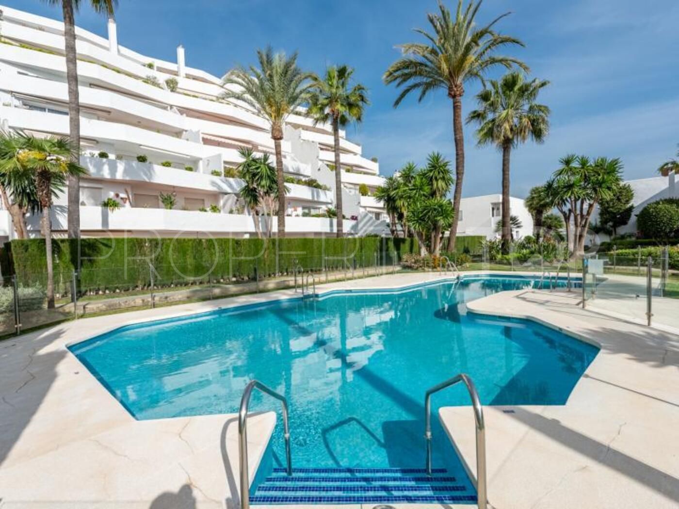 For sale Jardines de Andalucia 4 bedrooms ground floor apartment