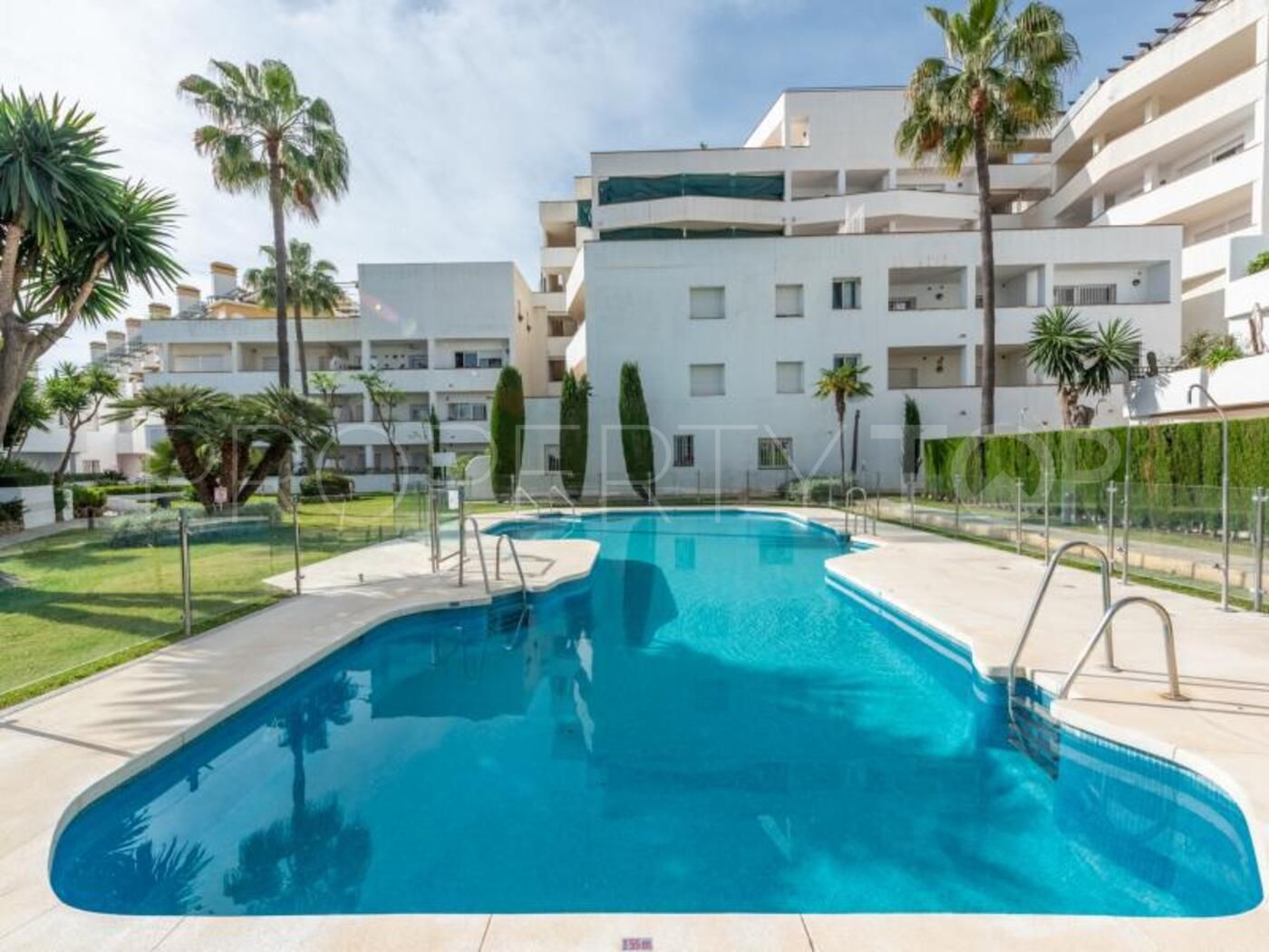 For sale Jardines de Andalucia 4 bedrooms ground floor apartment