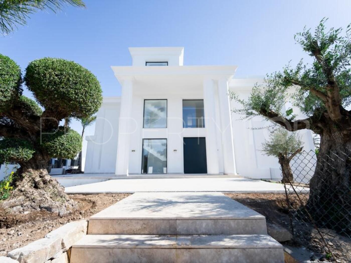 Villa en venta en Las Lomas del Marbella Club con 6 dormitorios