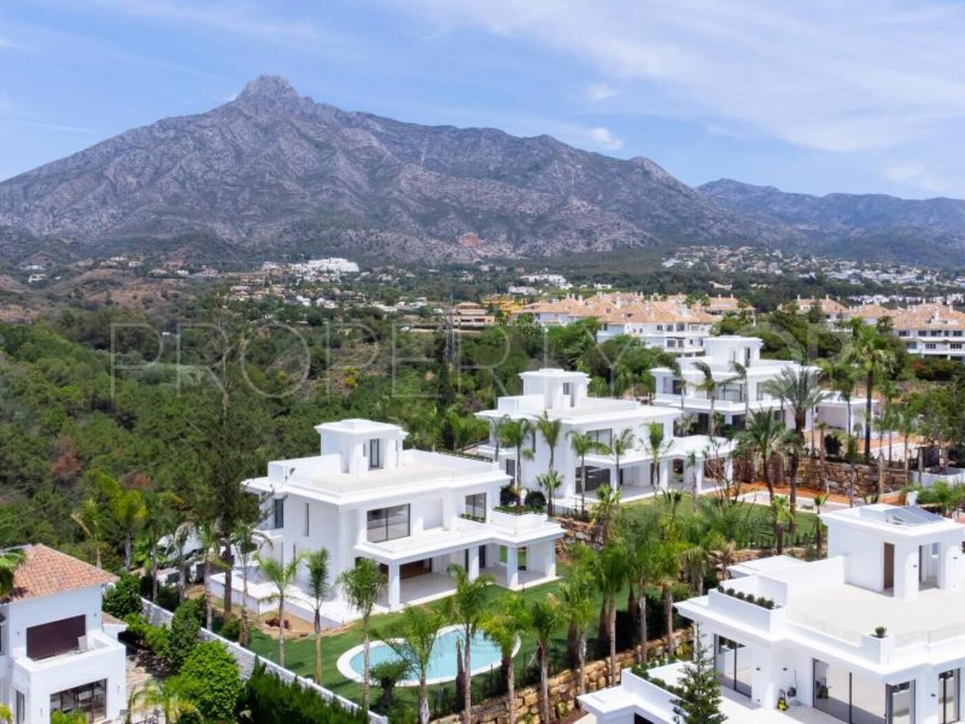 Villa en venta en Las Lomas del Marbella Club con 6 dormitorios