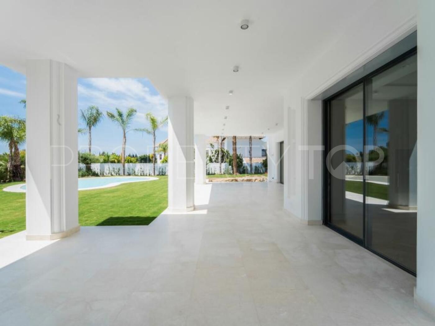 Villa for sale in Las Lomas del Marbella Club with 6 bedrooms