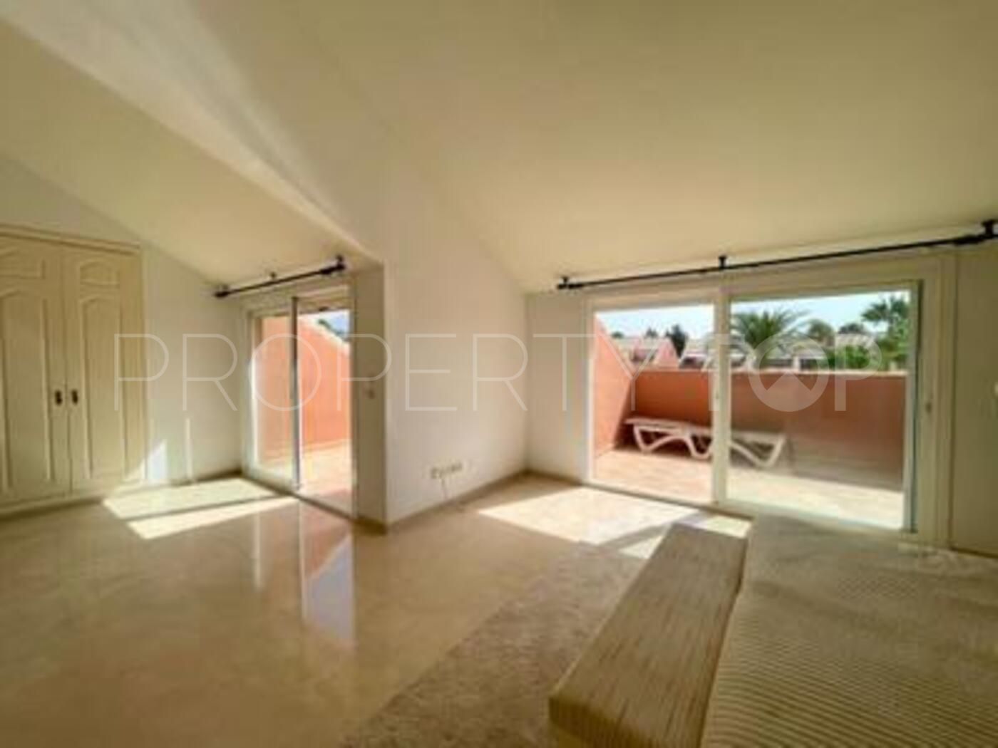 Atico duplex de 3 dormitorios en venta en El Embrujo Playa