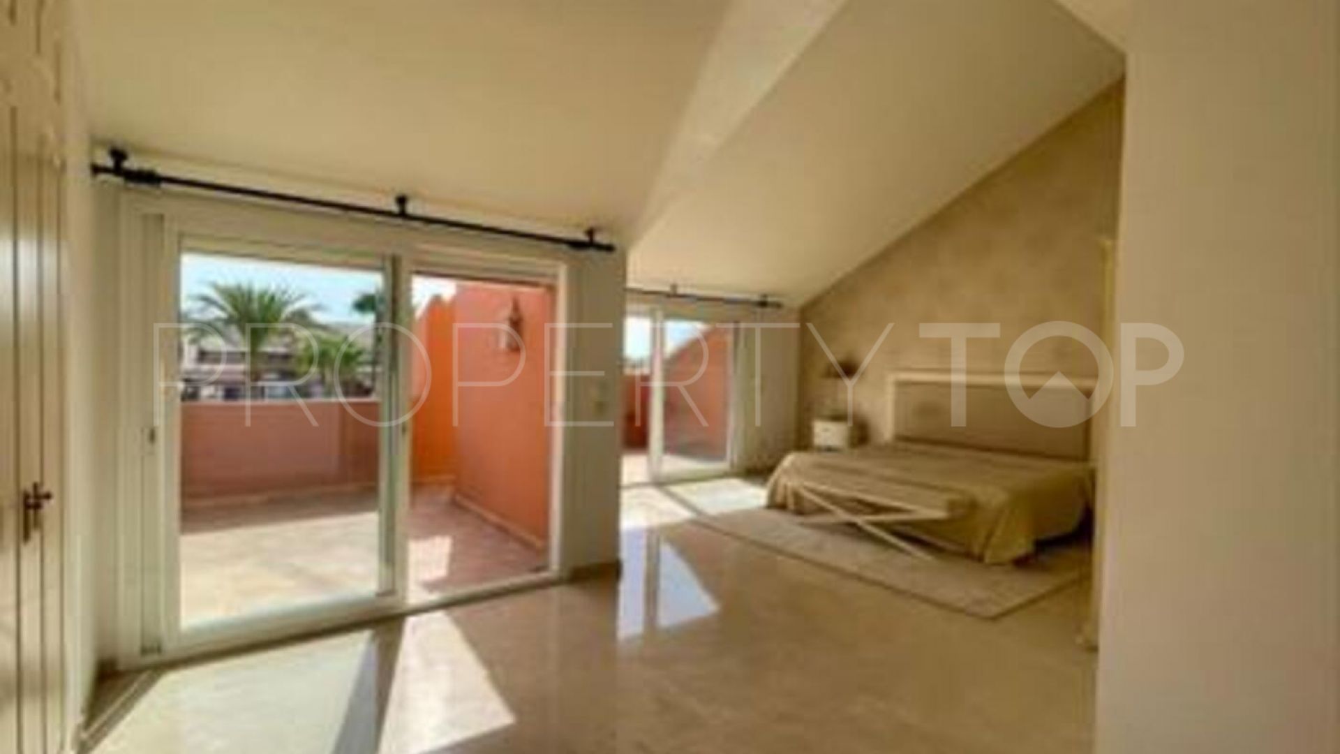 Atico duplex de 3 dormitorios en venta en El Embrujo Playa