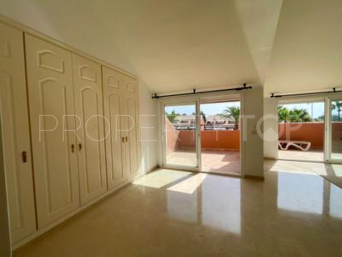 Atico duplex de 3 dormitorios en venta en El Embrujo Playa