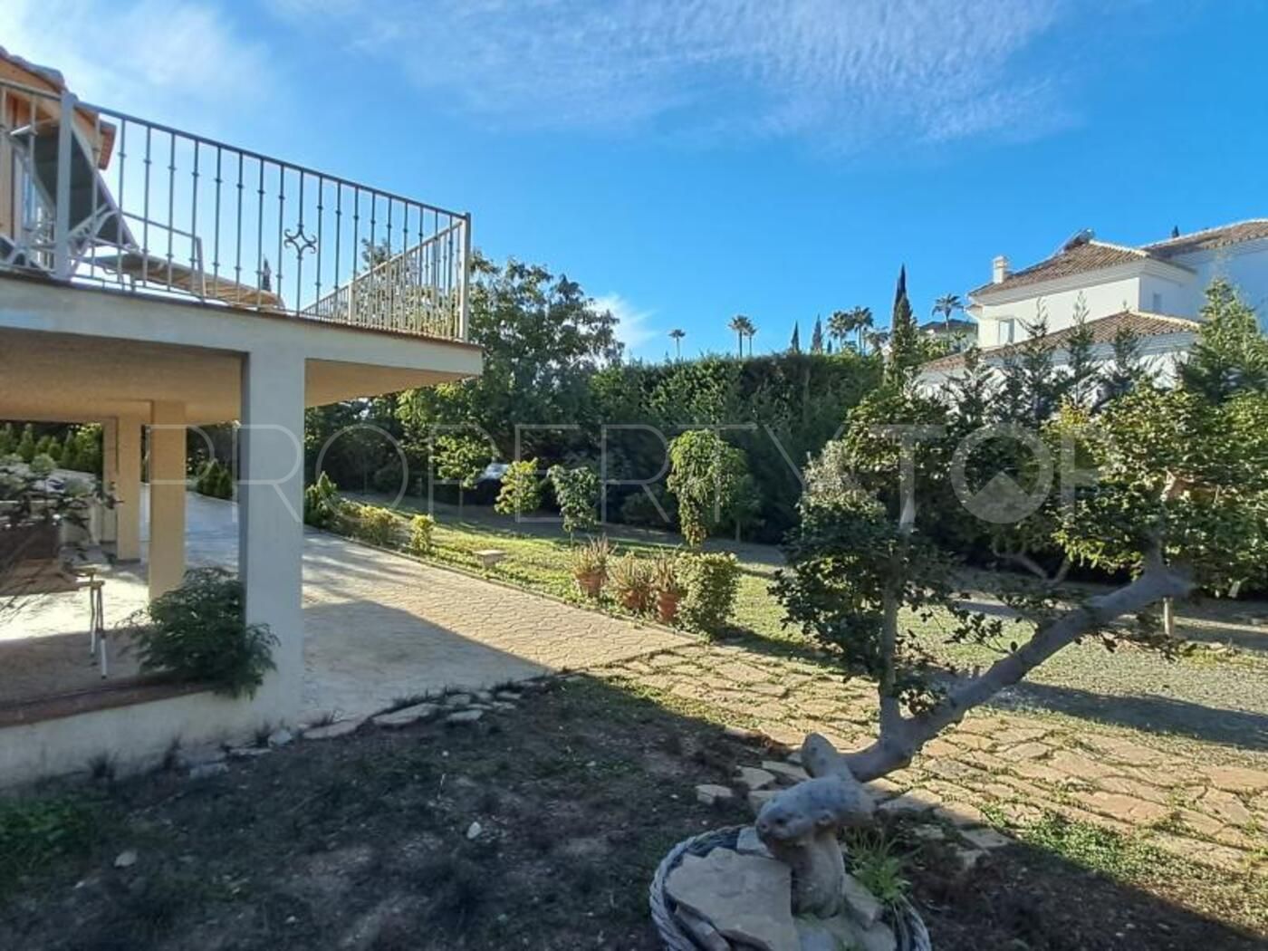 Se vende villa en Elviria