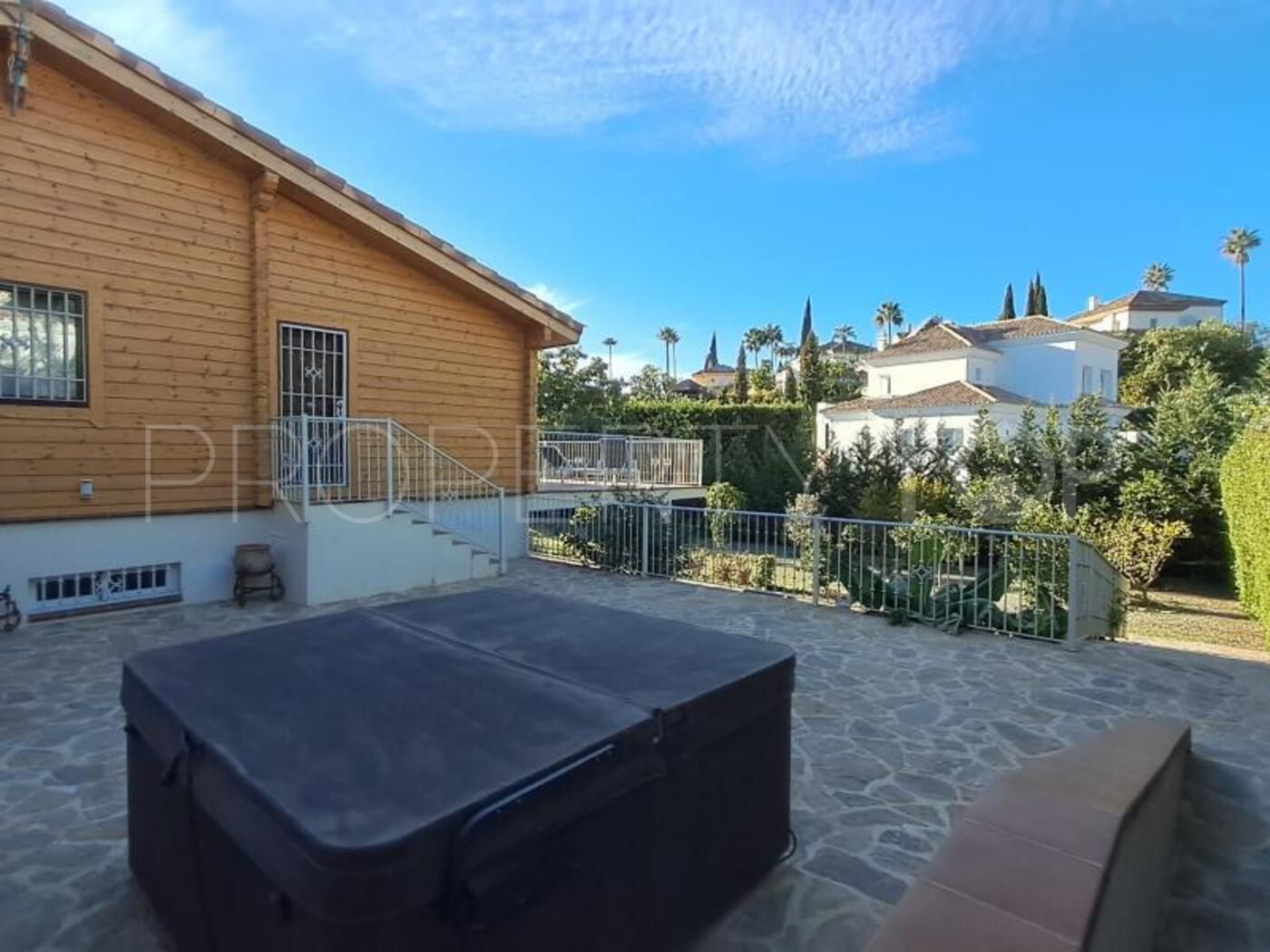 Se vende villa en Elviria