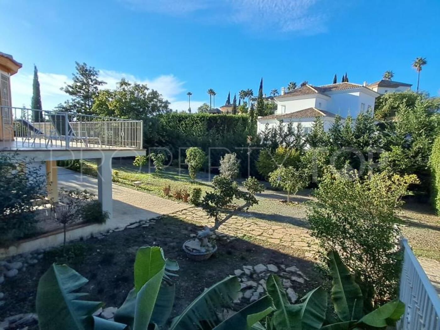 Se vende villa en Elviria