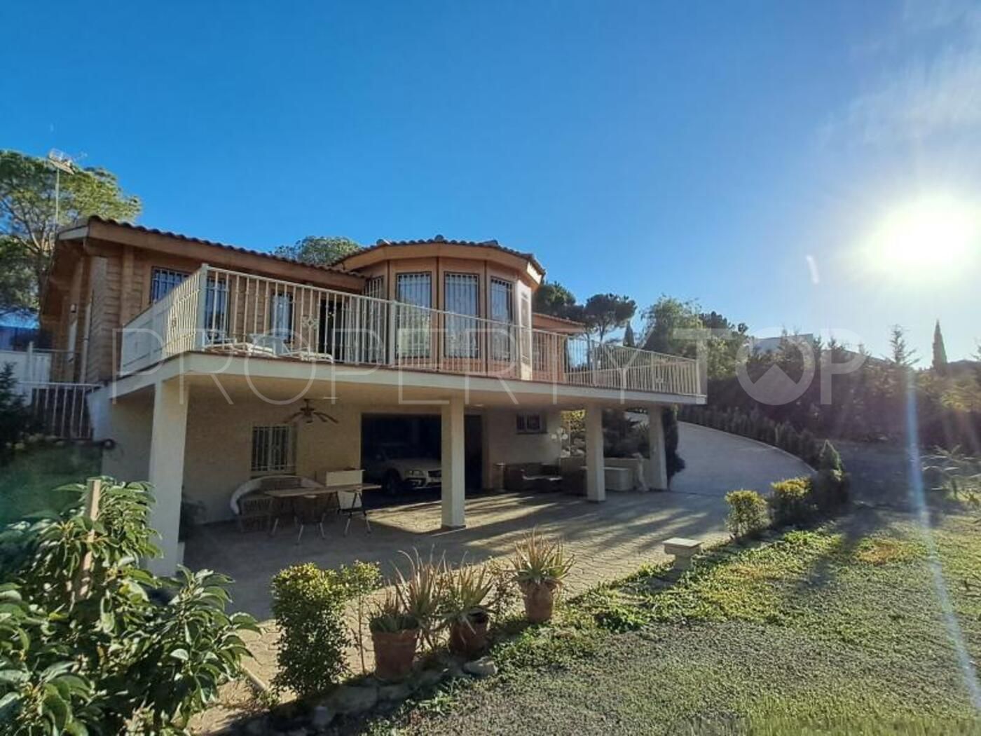 Se vende villa en Elviria