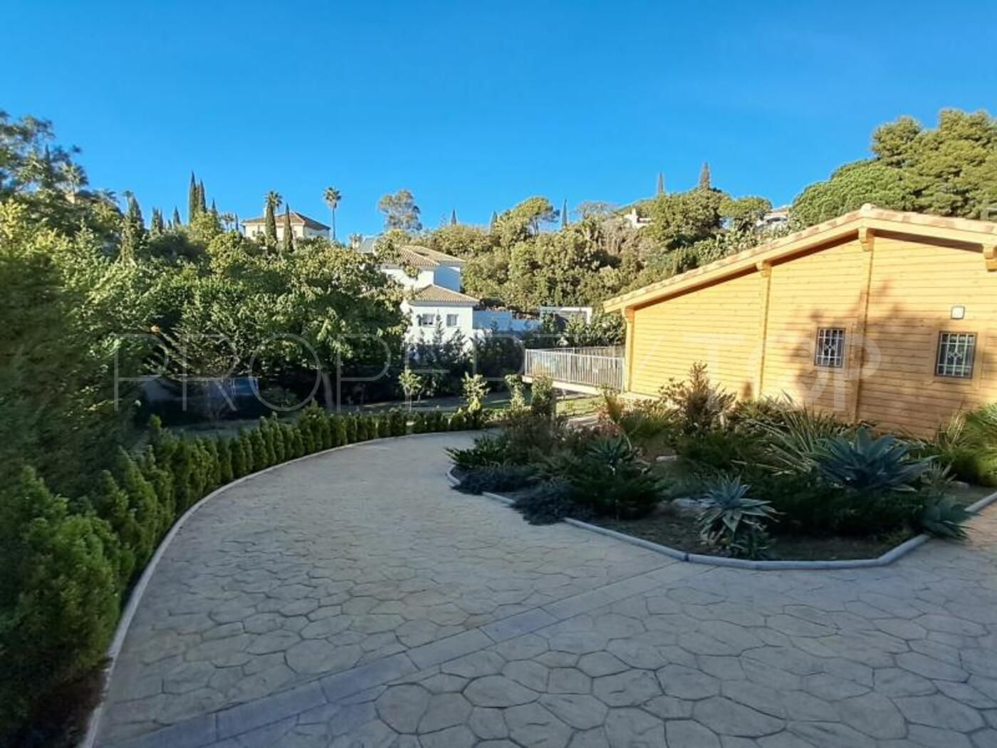 Se vende villa en Elviria