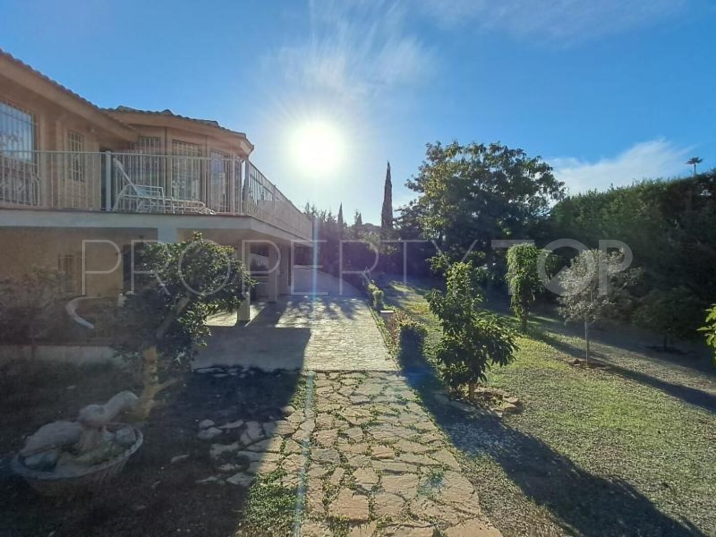 Se vende villa en Elviria