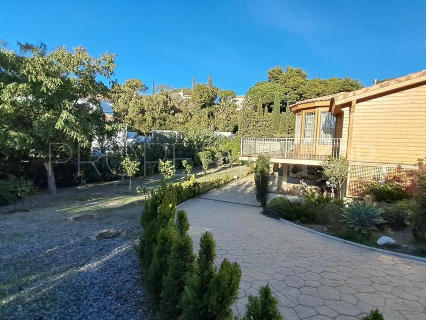 Se vende villa en Elviria