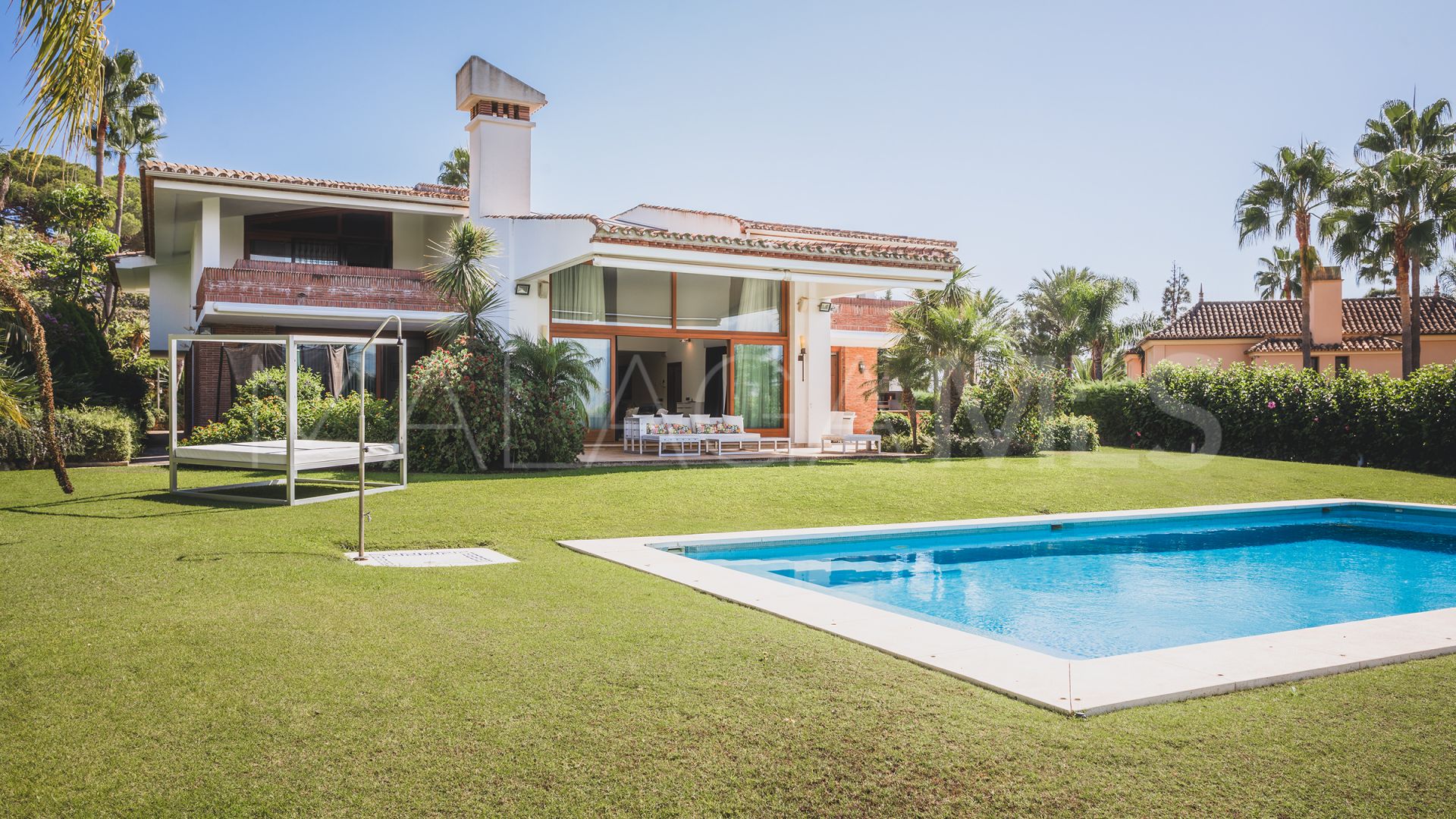 Villa for sale in Hacienda las Chapas