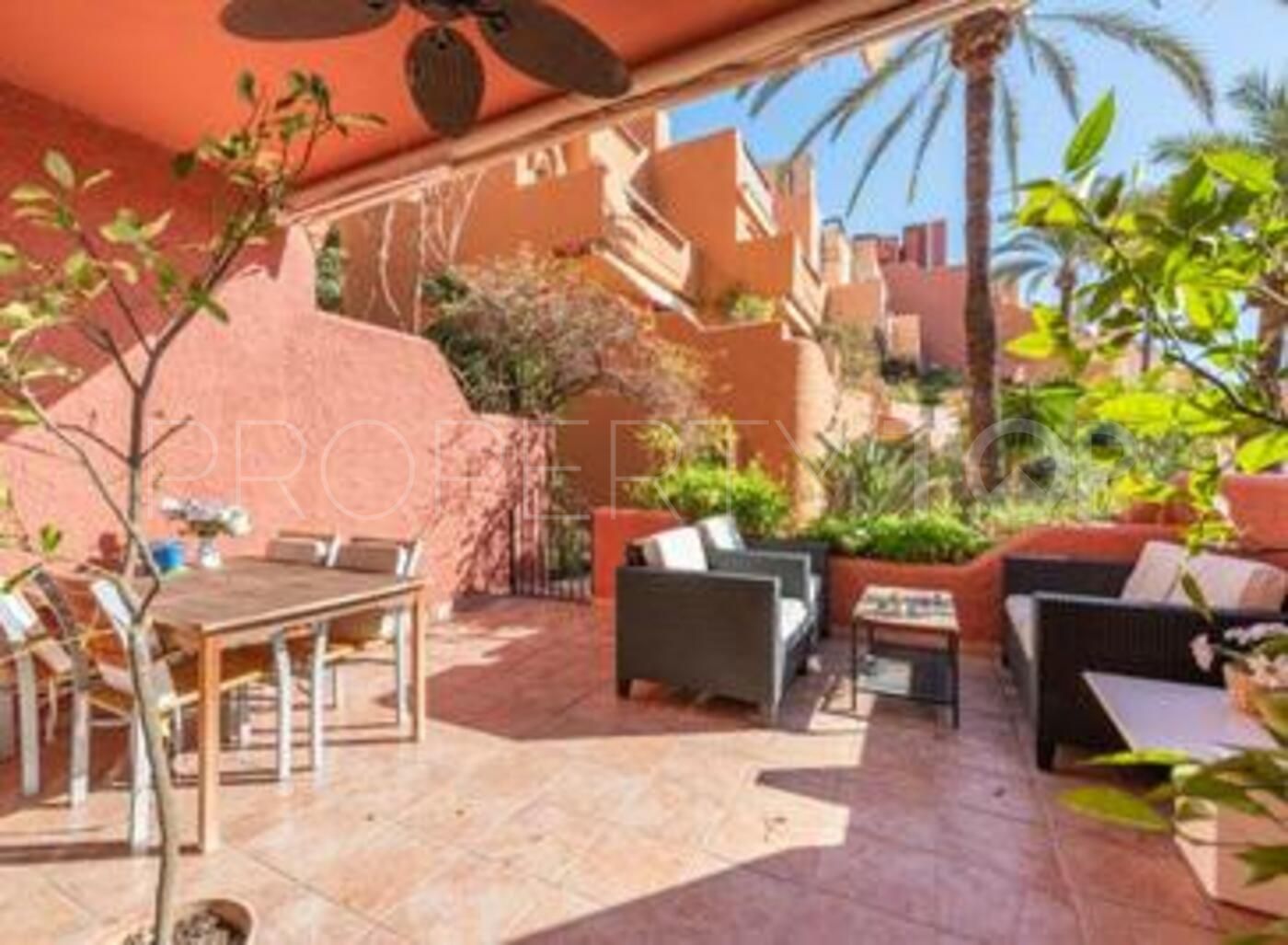 For sale 3 bedrooms town house in El Palmeral