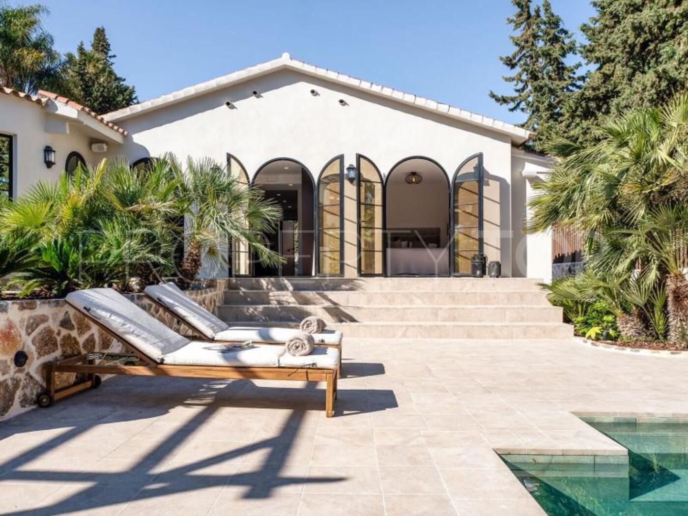 Comprar villa en Nueva Andalucia de 4 dormitorios