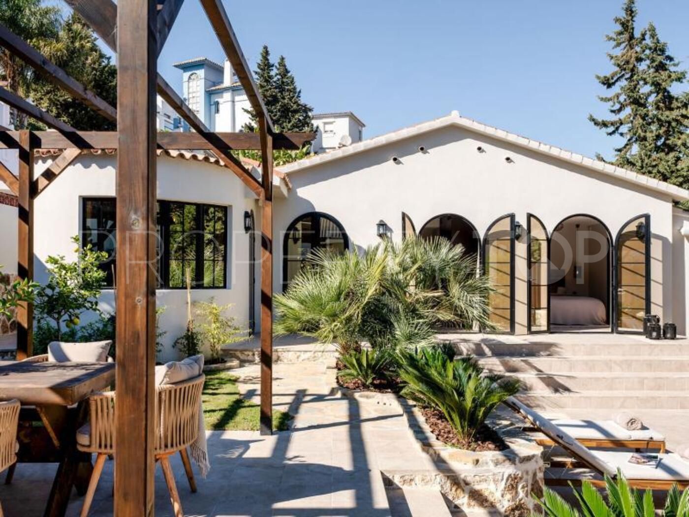 Comprar villa en Nueva Andalucia de 4 dormitorios