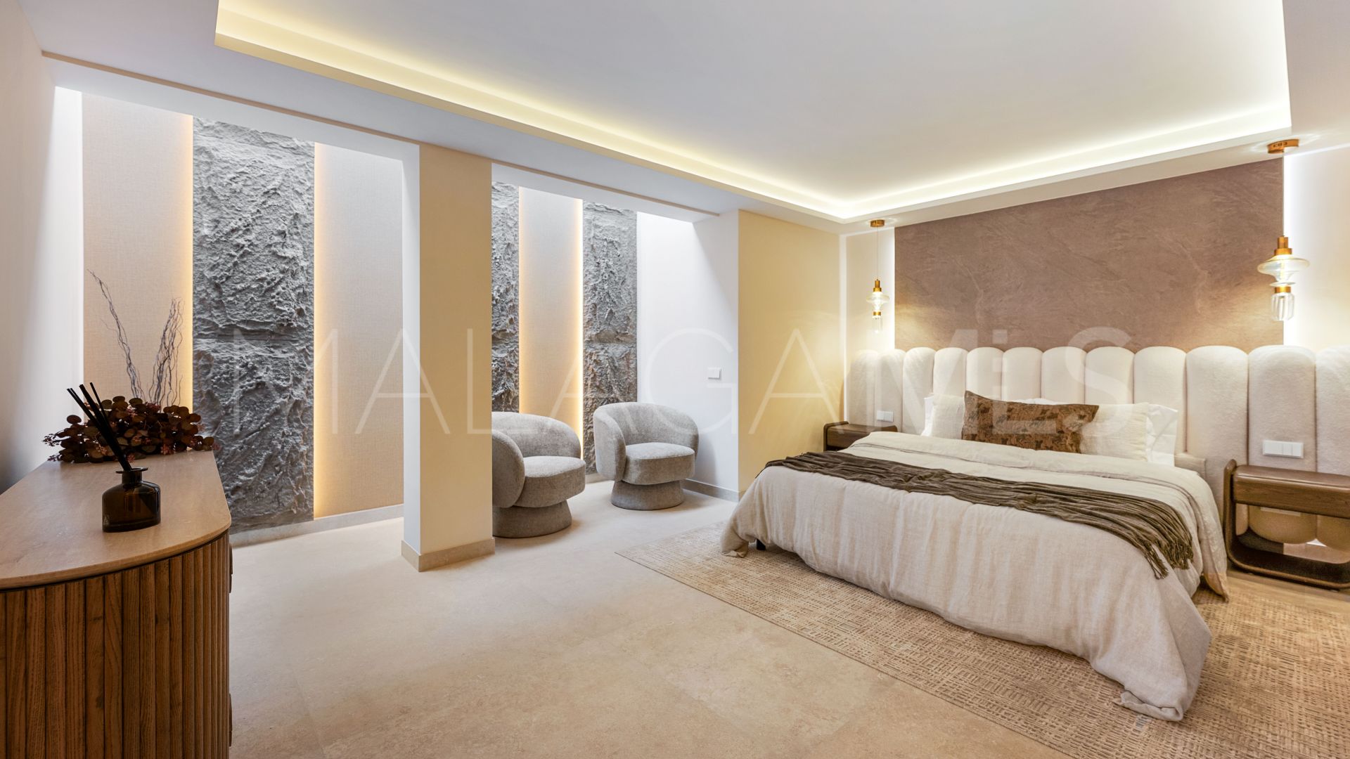 Buy ground floor apartment in Nueva Andalucia with 3 bedrooms