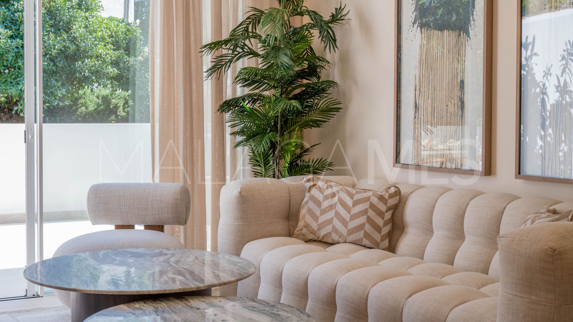 Buy ground floor apartment in Nueva Andalucia with 3 bedrooms