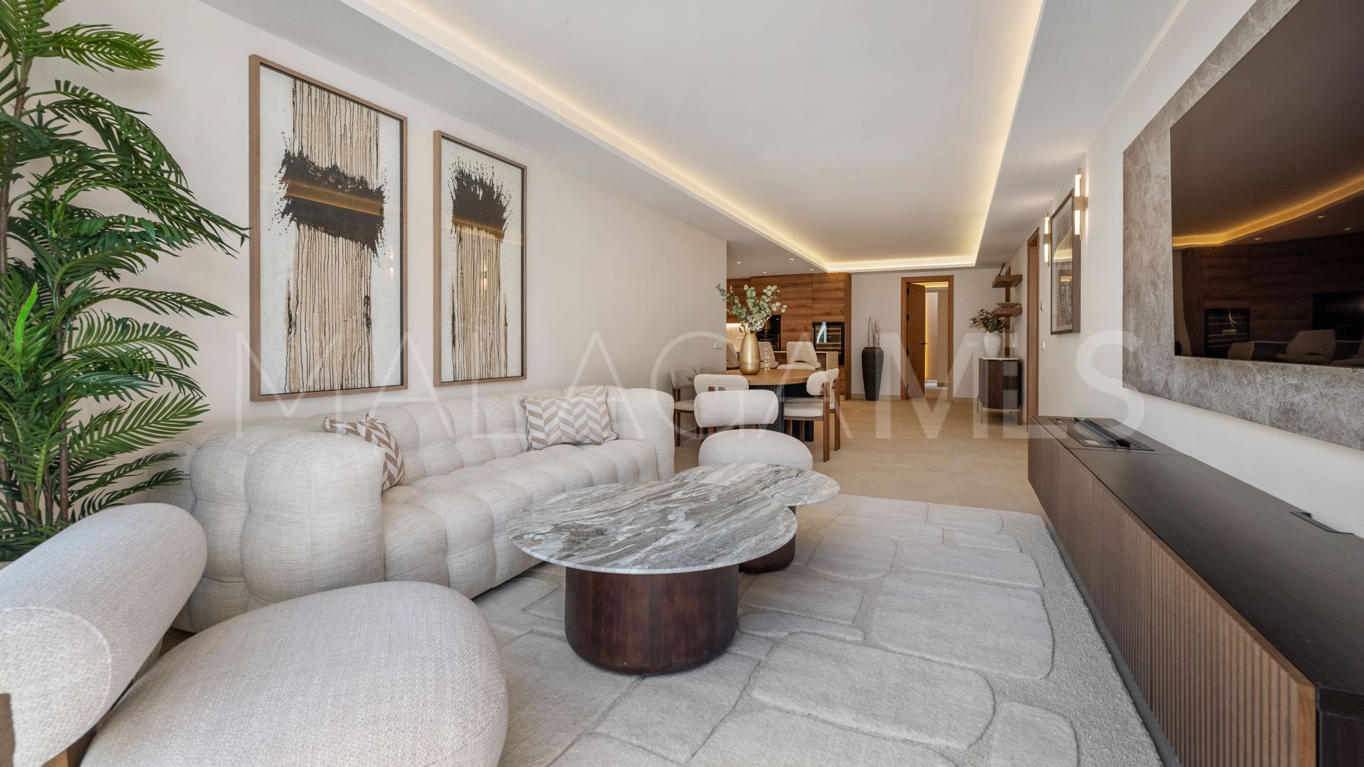 Buy ground floor apartment in Nueva Andalucia with 3 bedrooms