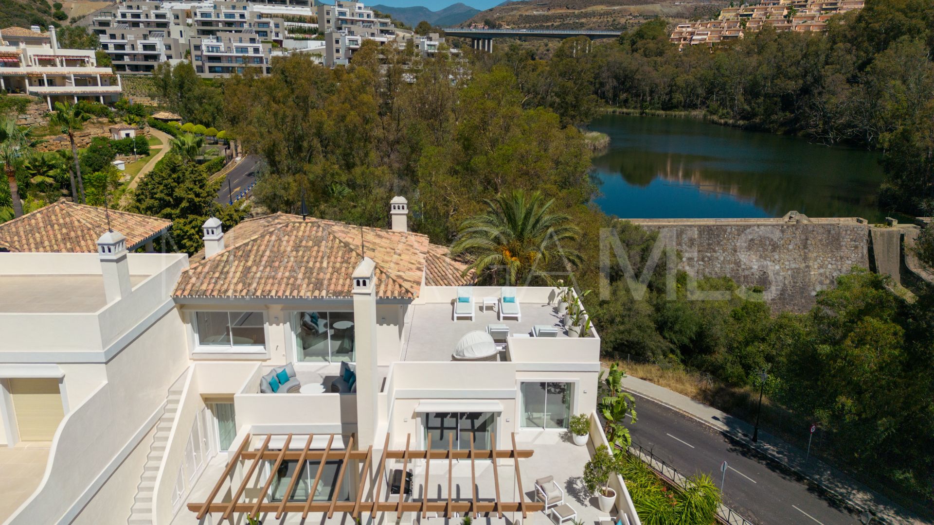 Palacetes Los Belvederes duplex penthouse for sale