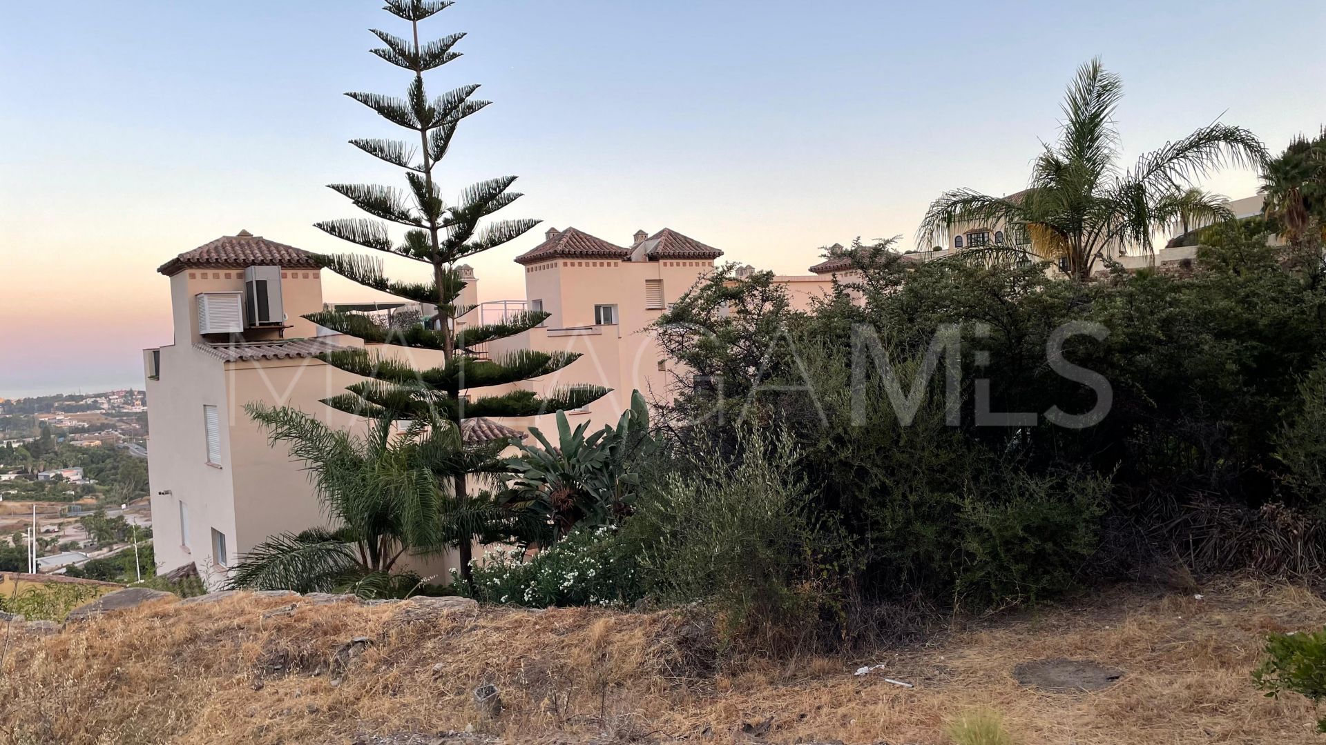 Terrain for sale in Los Almendros