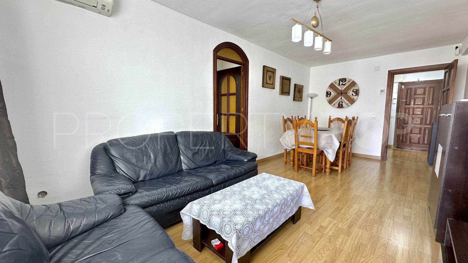 3 bedrooms Estepona flat for sale