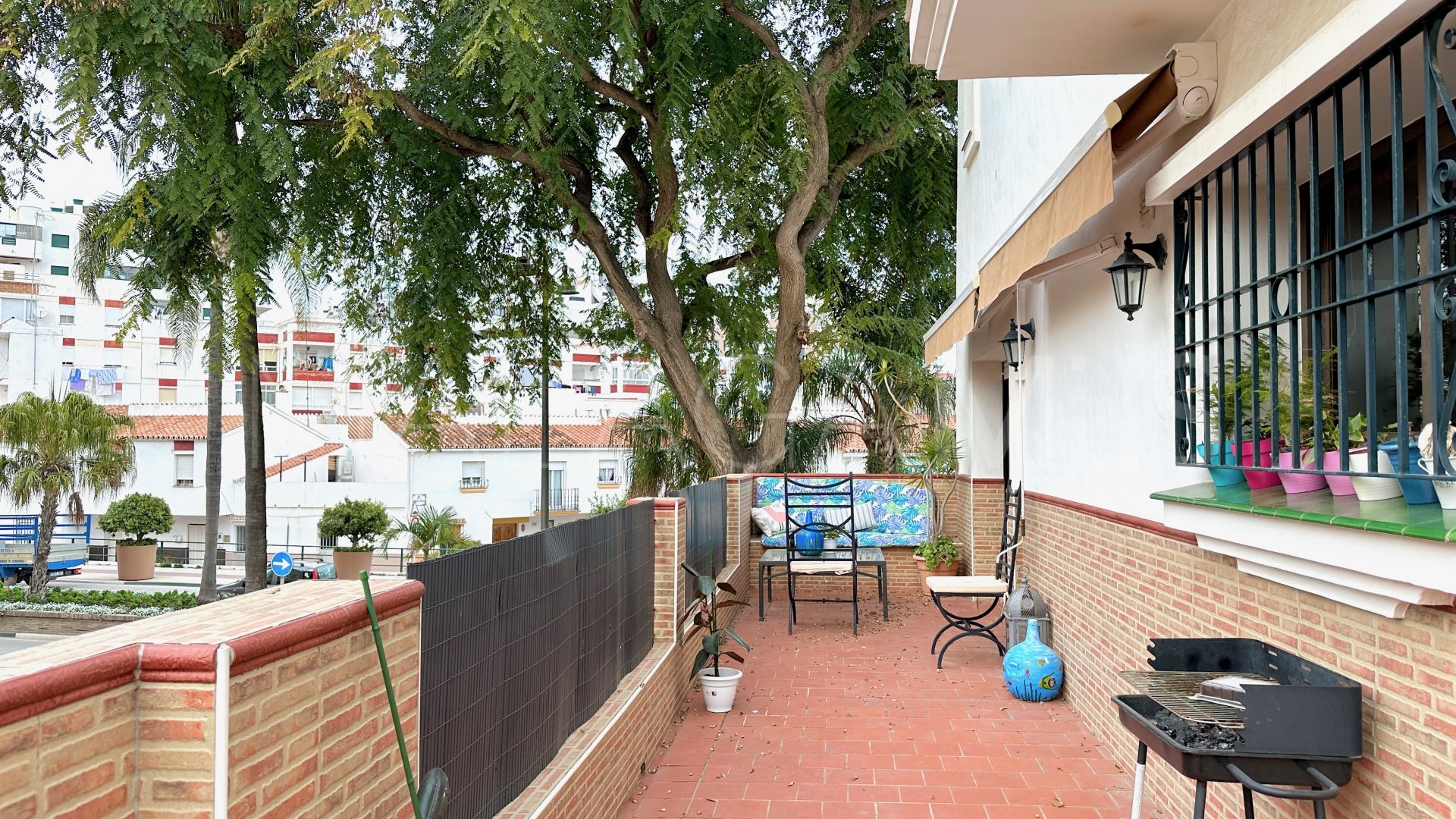 Buy casa in Estepona with 3 bedrooms