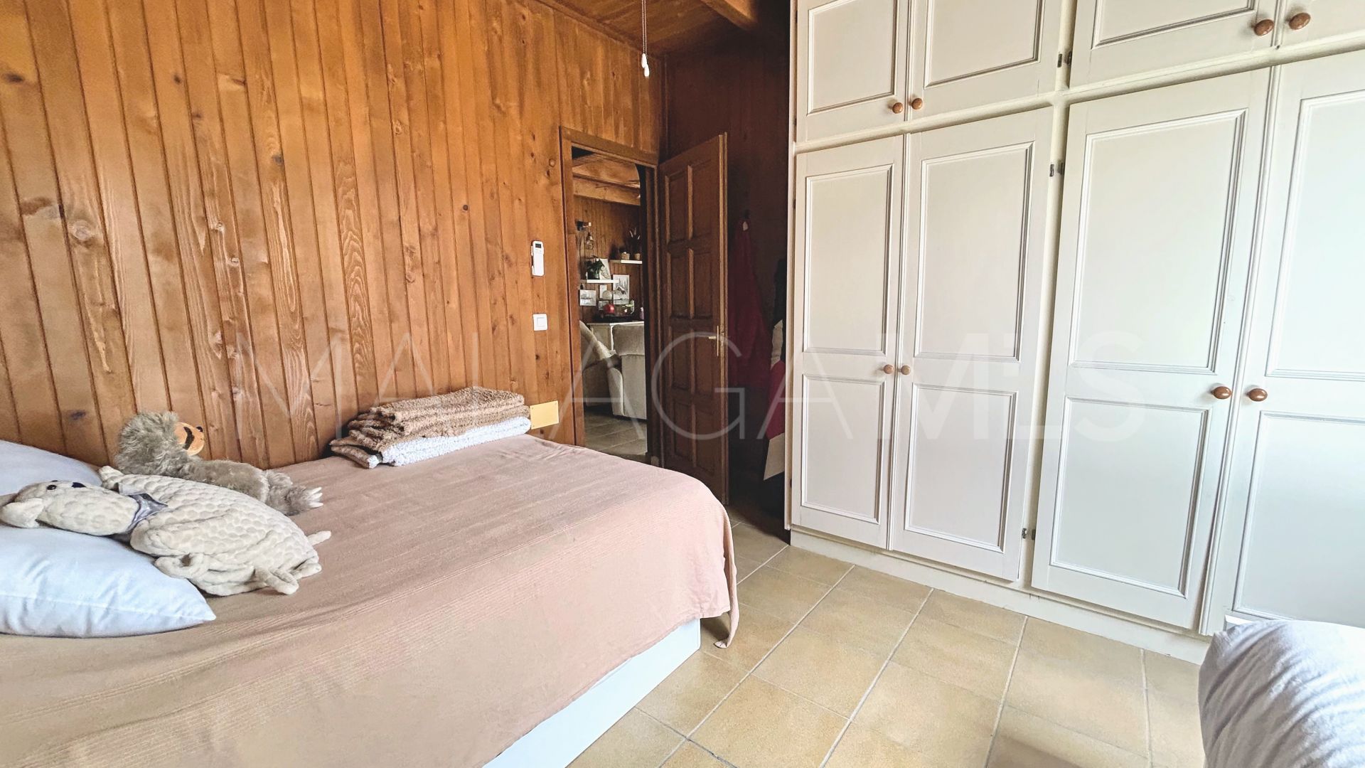 Hus i byn for sale in Guadalobon