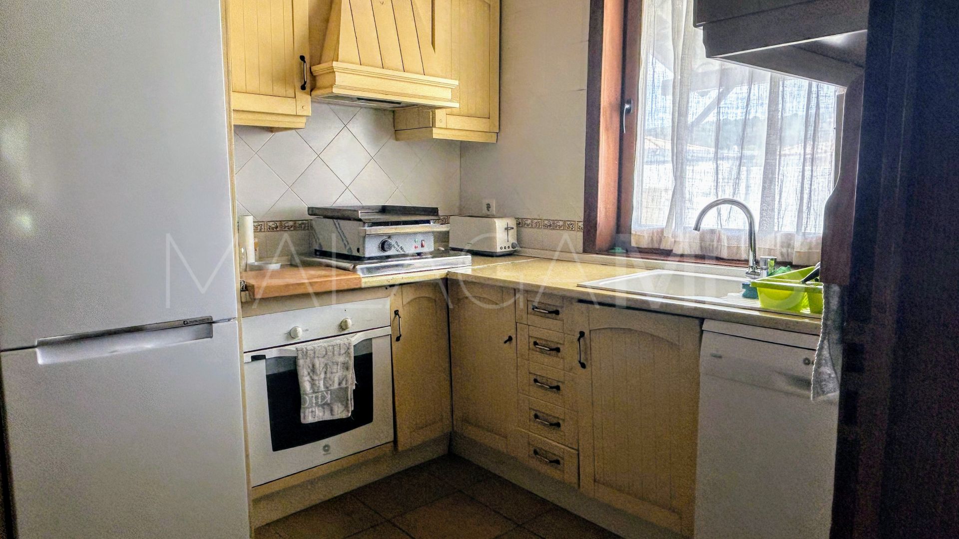 Hus i byn for sale in Guadalobon