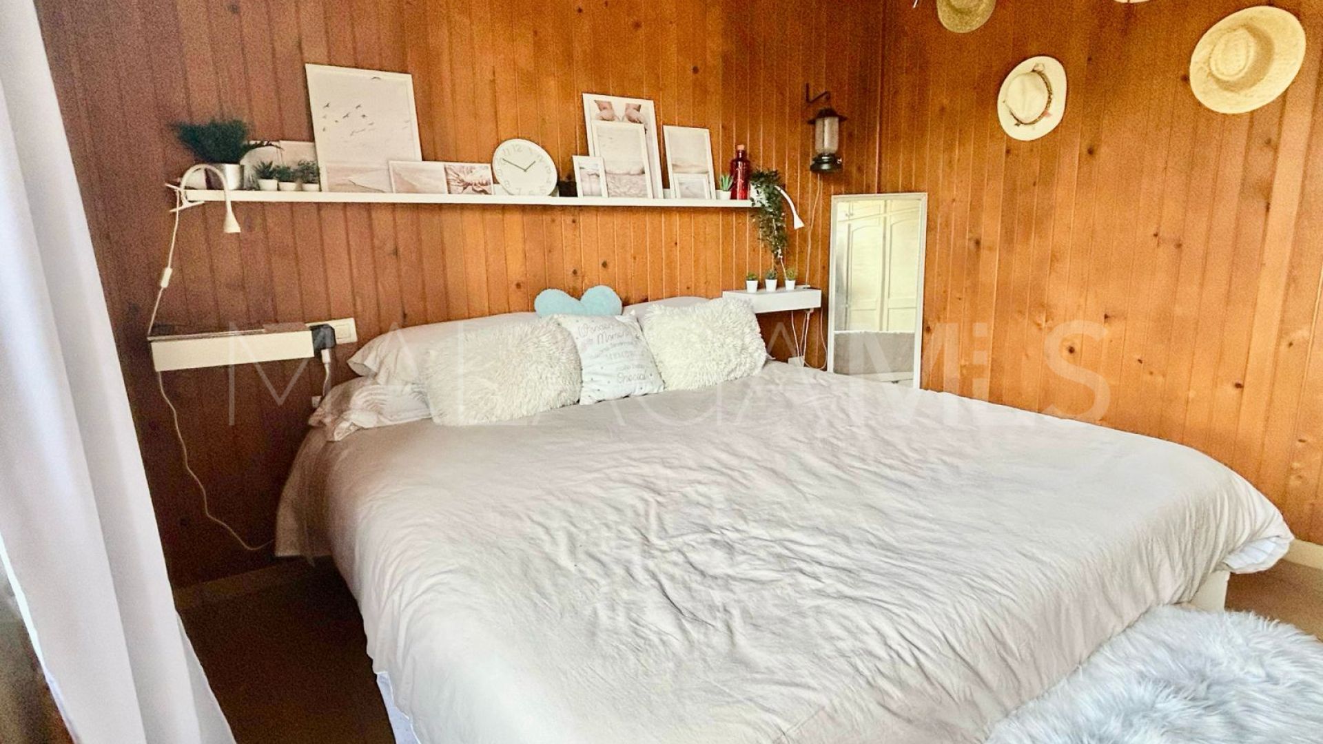Hus i byn for sale in Guadalobon