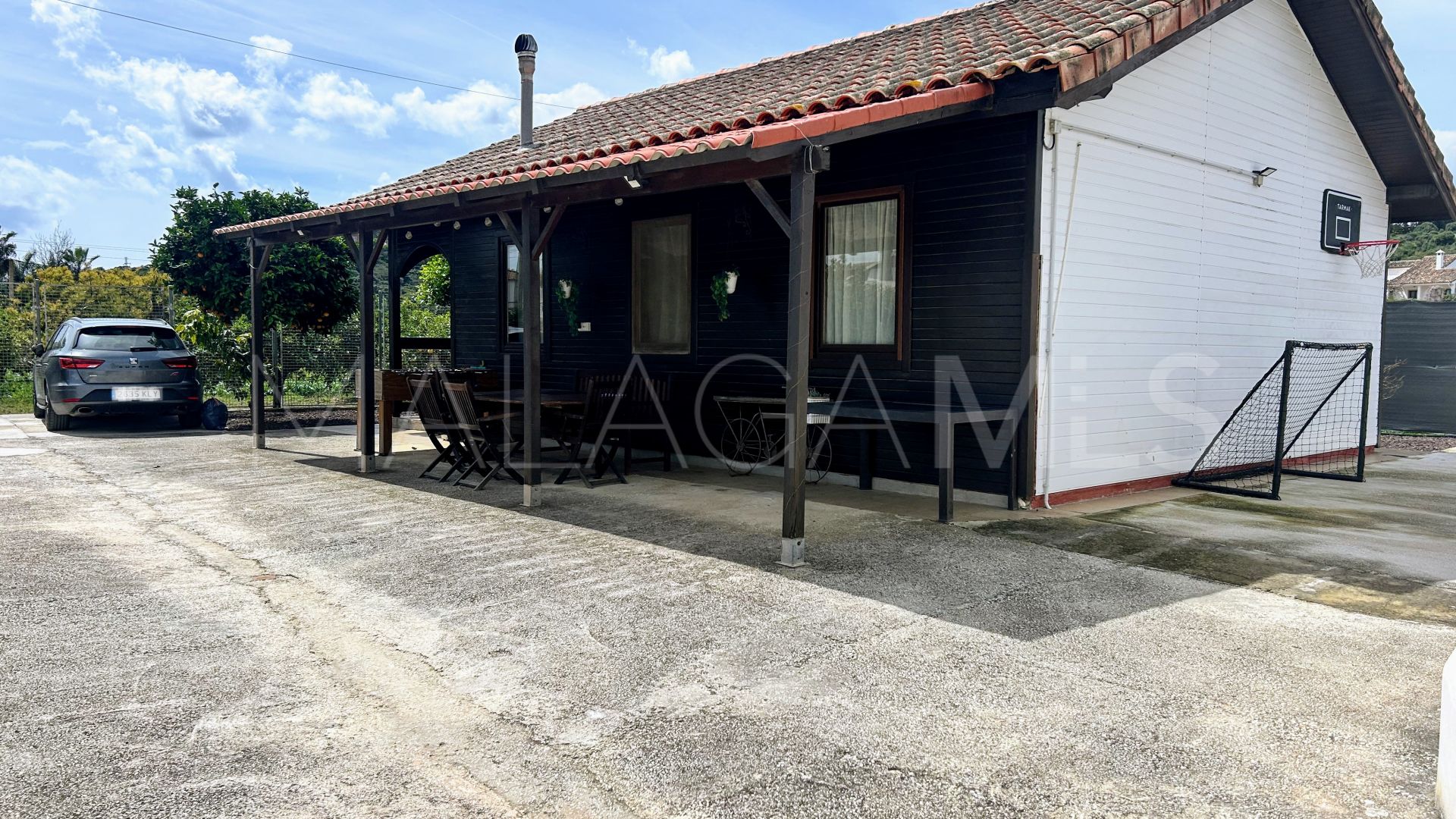 Hus i byn for sale in Guadalobon