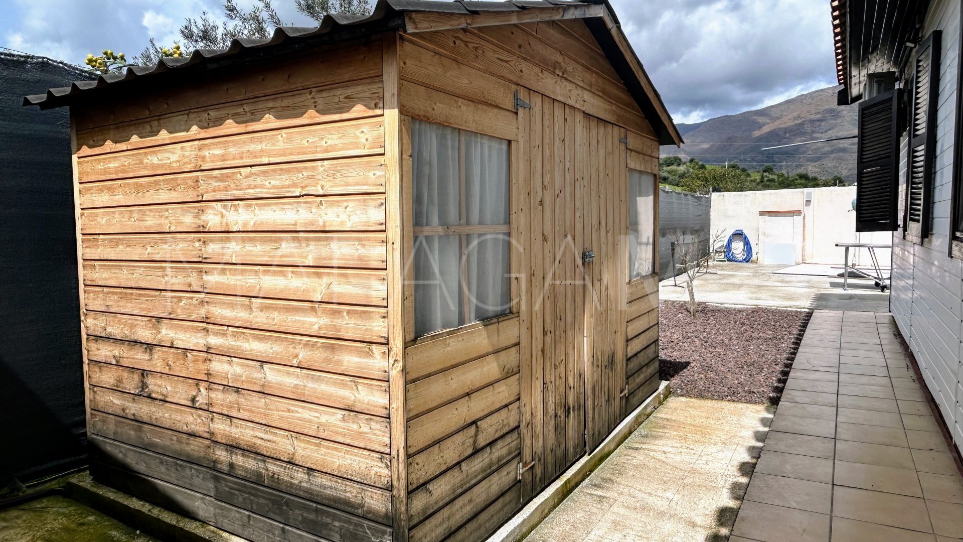 Hus i byn for sale in Guadalobon