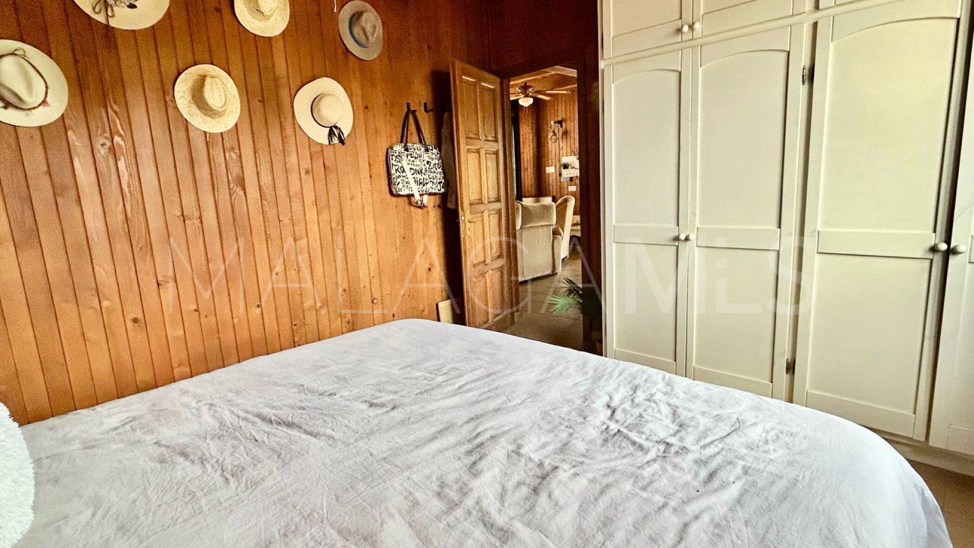 Hus i byn for sale in Guadalobon
