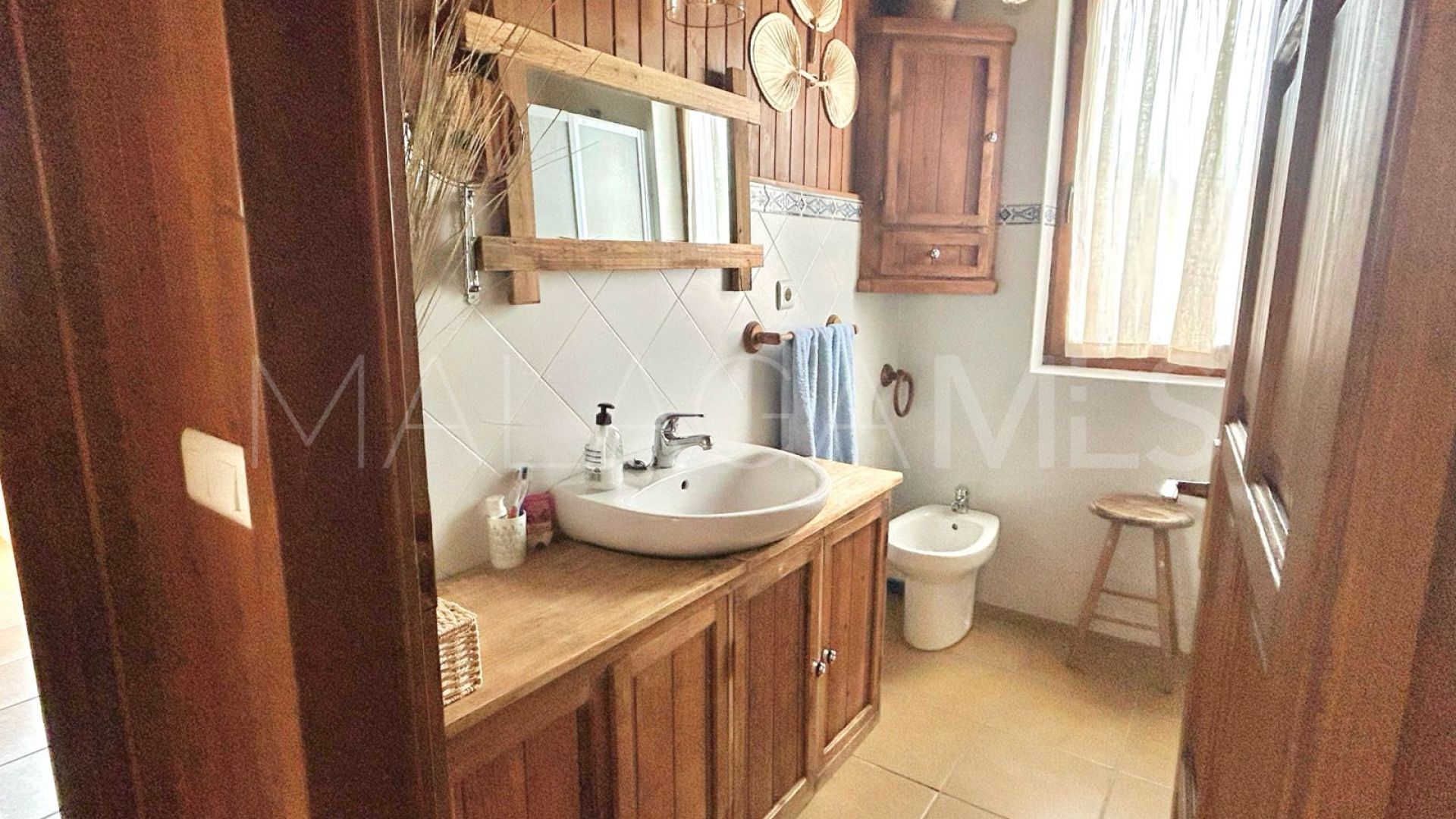Hus i byn for sale in Guadalobon