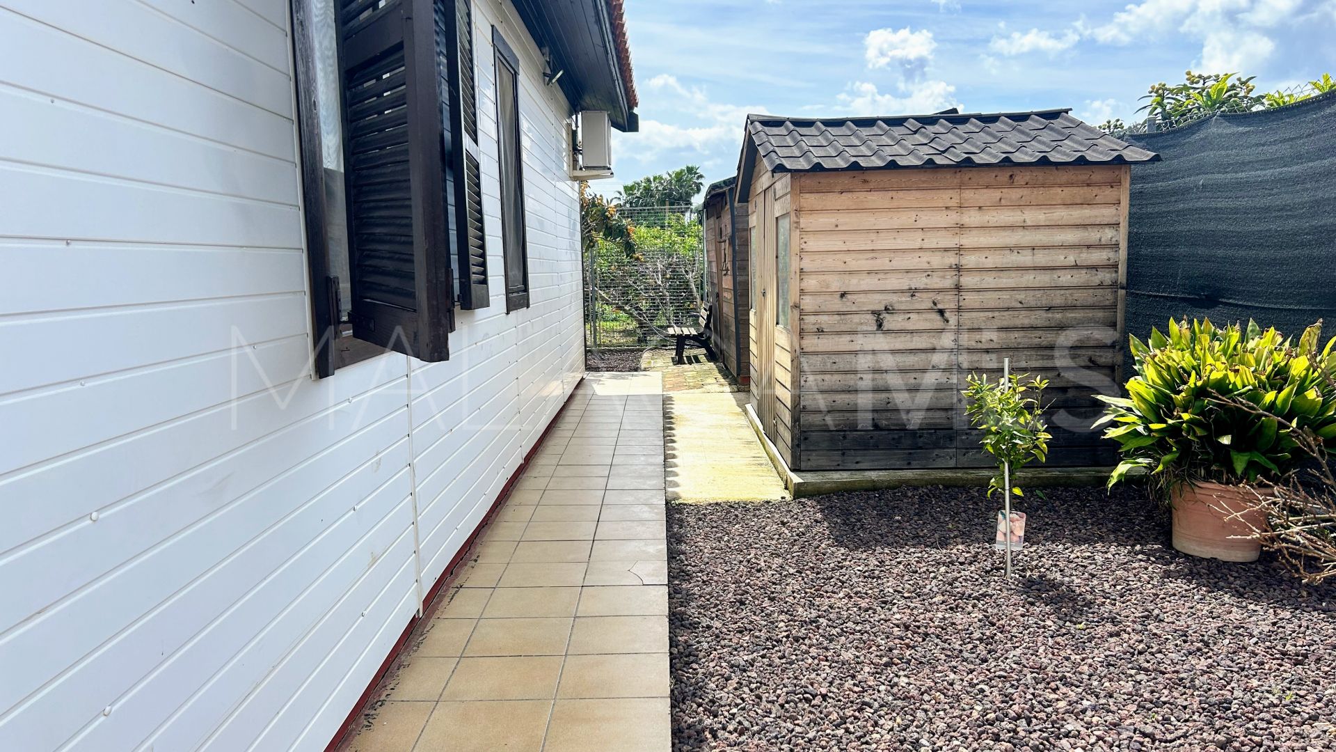 Hus i byn for sale in Guadalobon