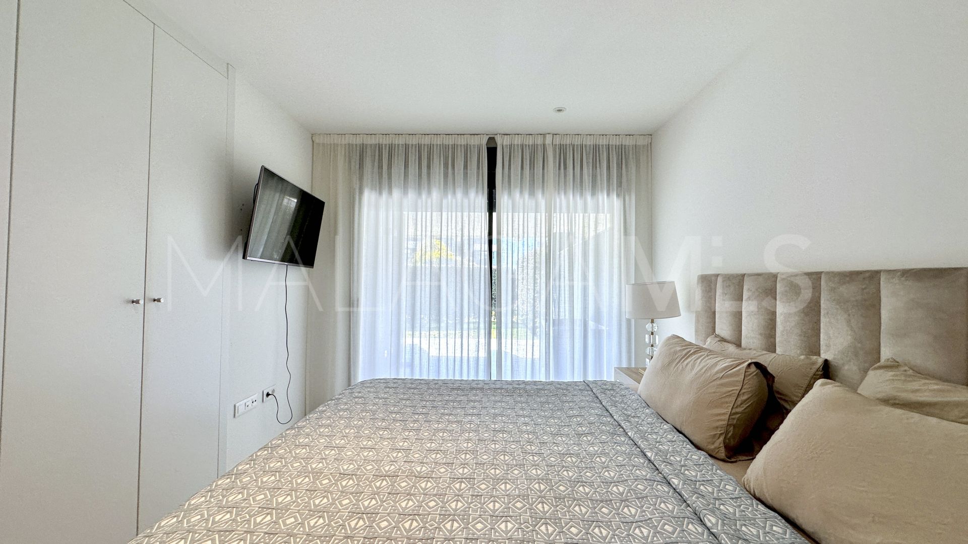 Markplanslägenhet for sale in Oasis325