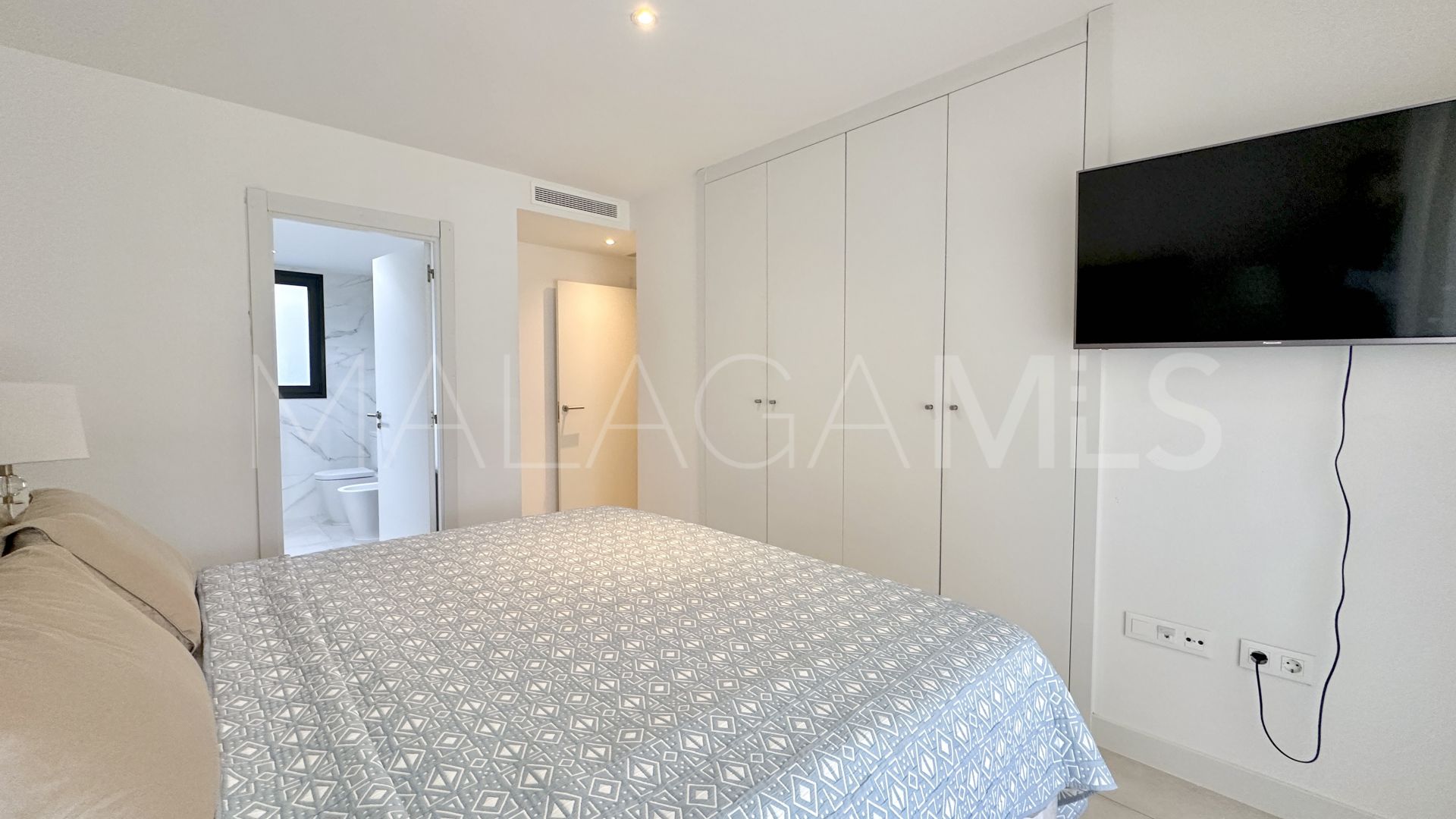Markplanslägenhet for sale in Oasis325