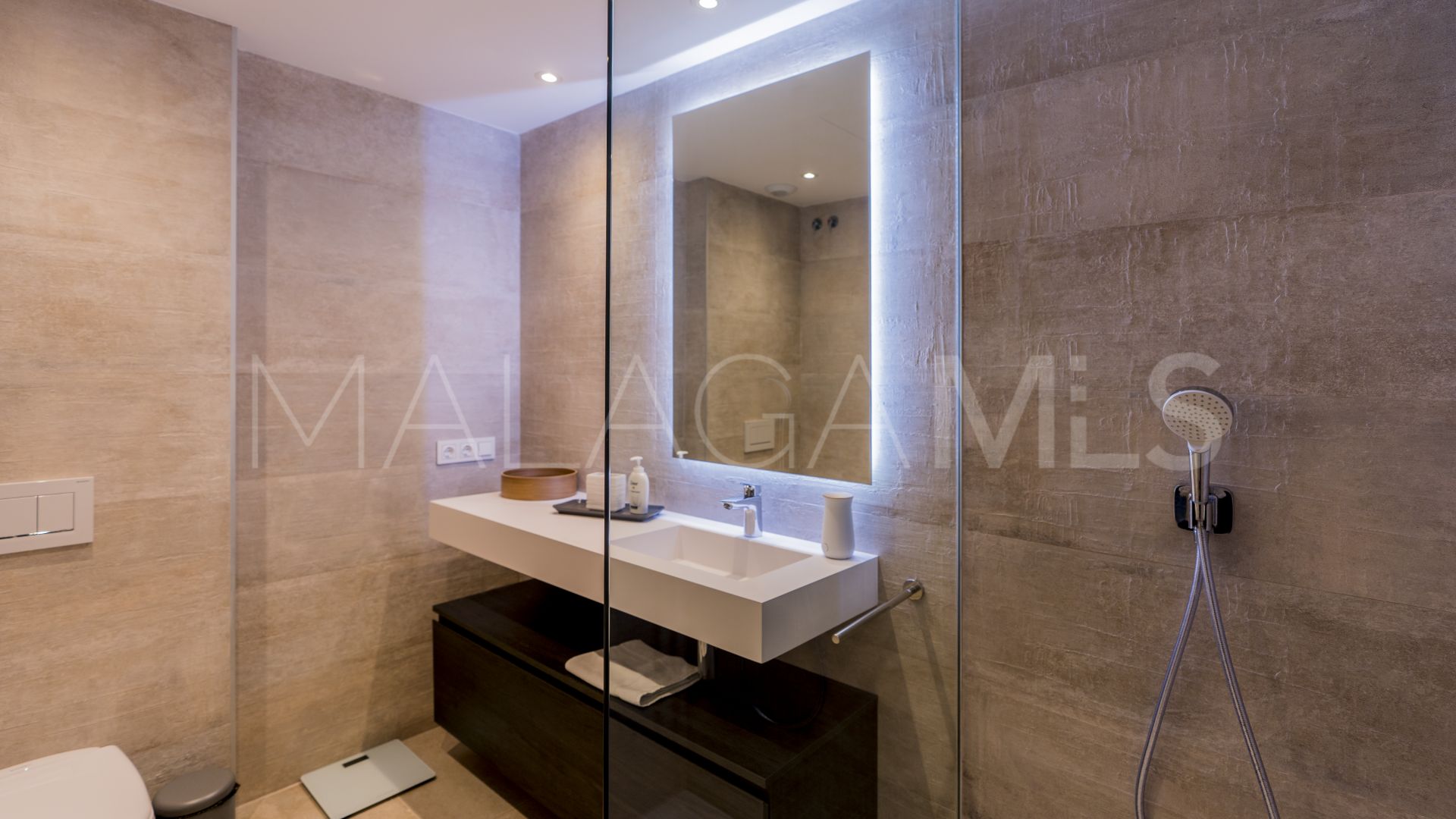 Appartement rez de chaussée for sale in Alcazaba Lagoon